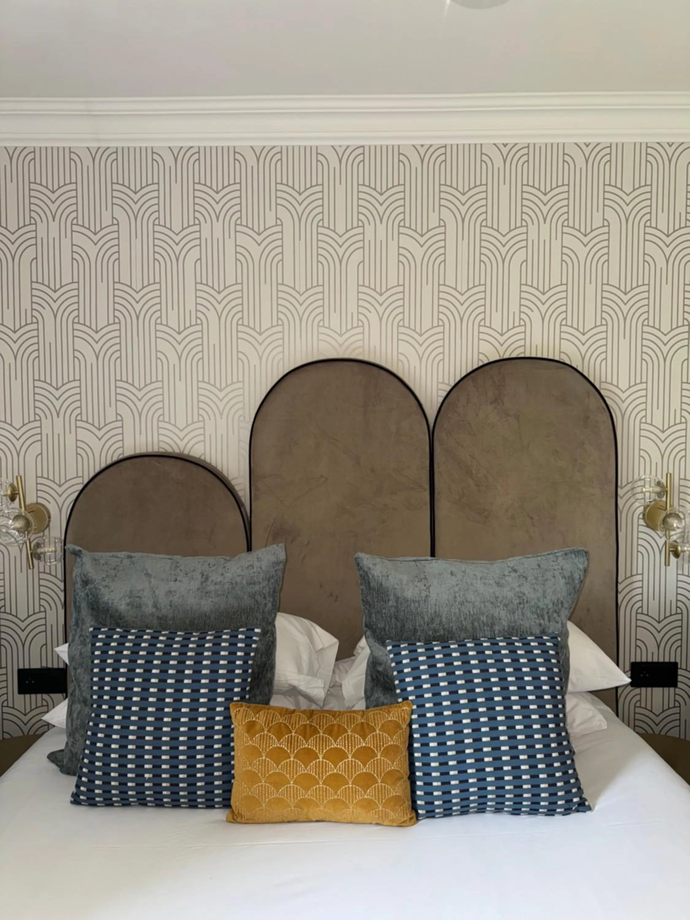 Bedroom in Hôtel la Caravelle - Aix-en-Provence centre historique