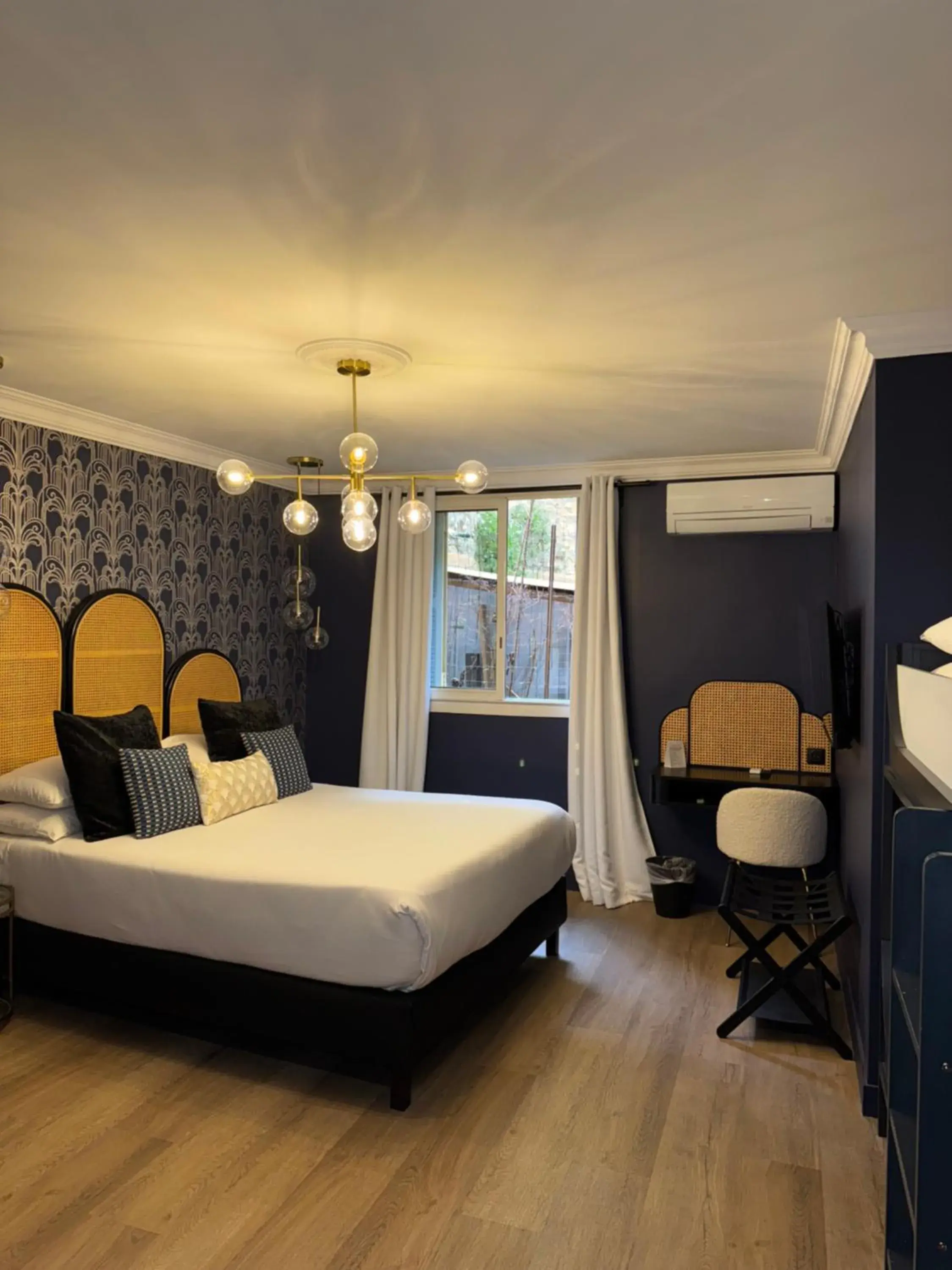 Family Room in Hôtel la Caravelle - Aix-en-Provence centre historique Family Room in Hôtel la Caravelle - Aix-en-Provence centre historique