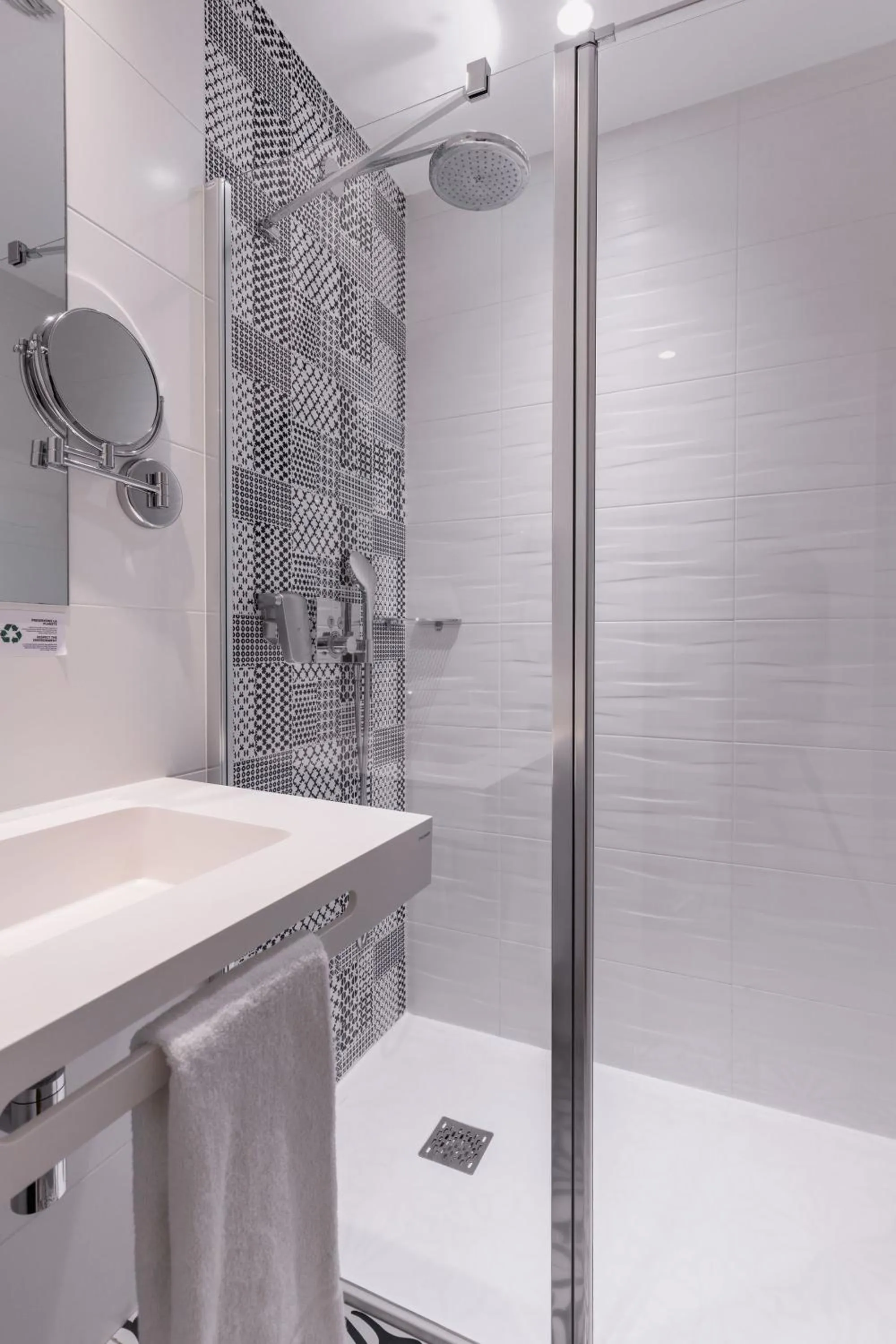 Bathroom in Le Cornouaille Hotel & Spa