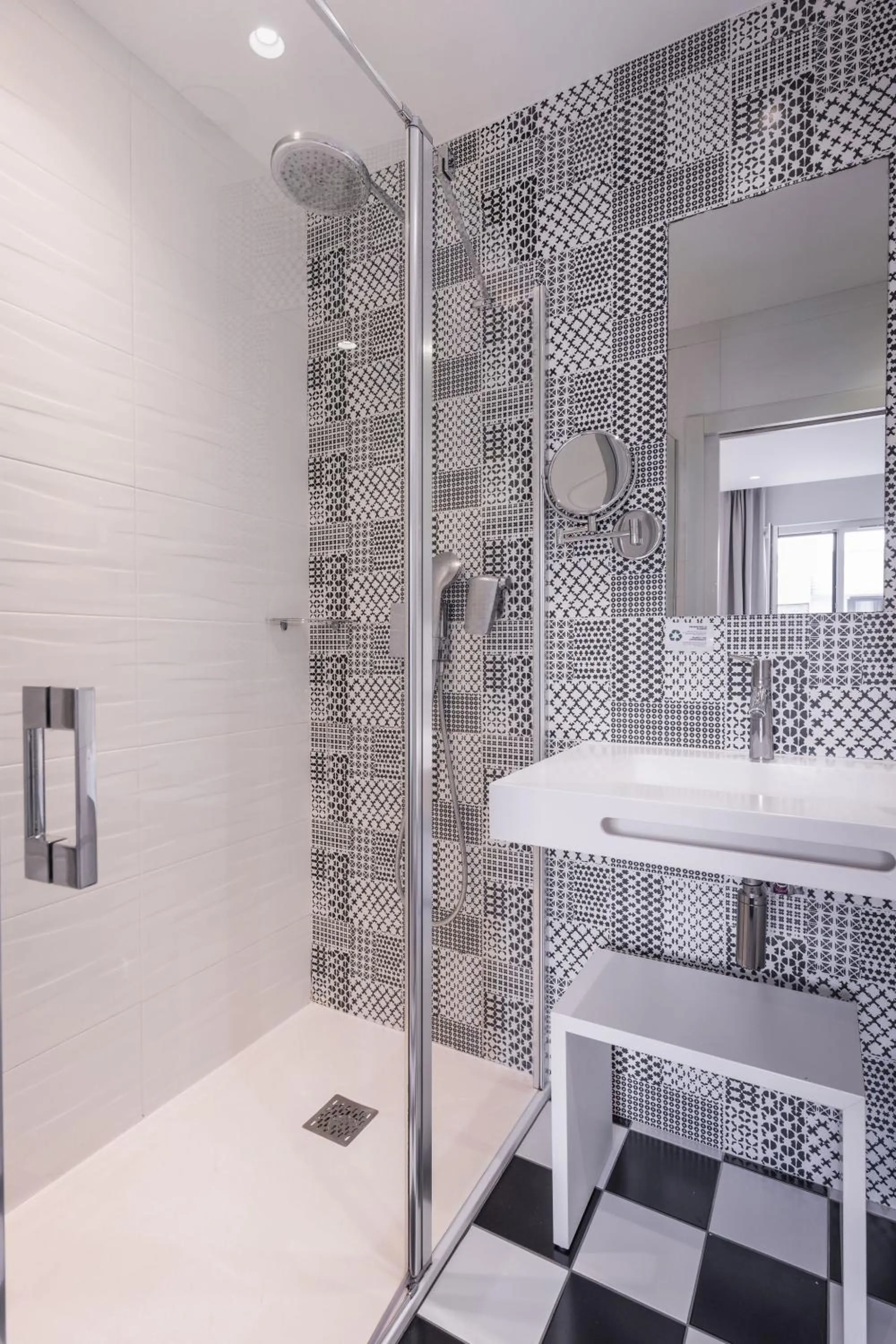 Bathroom in Le Cornouaille Hotel & Spa