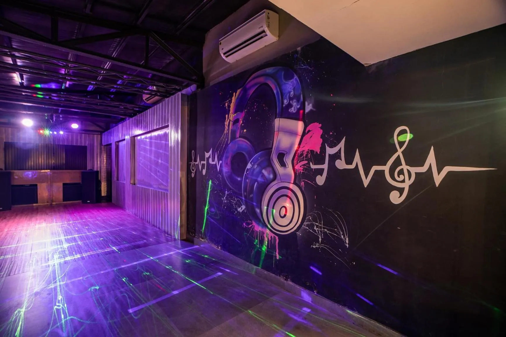 Nightclub / DJ in The Presidency