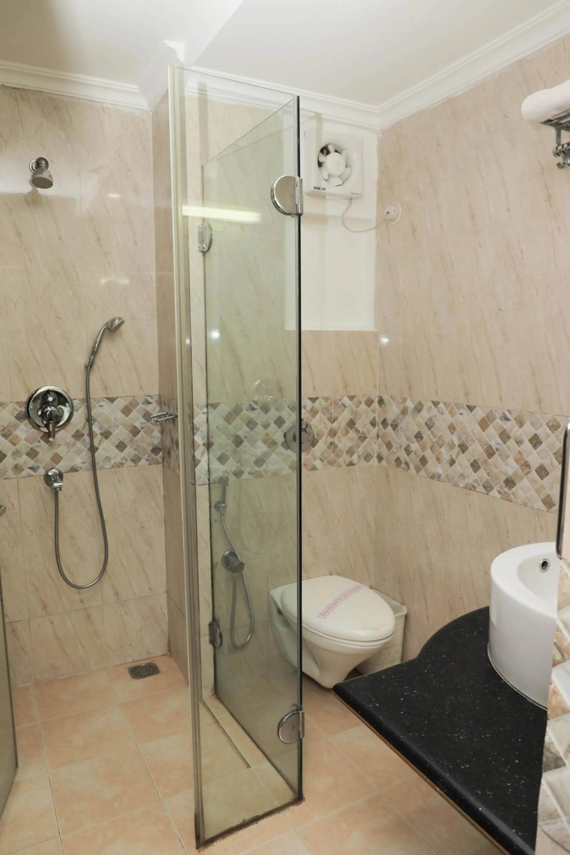 Shower in Hotel Goan Heritage