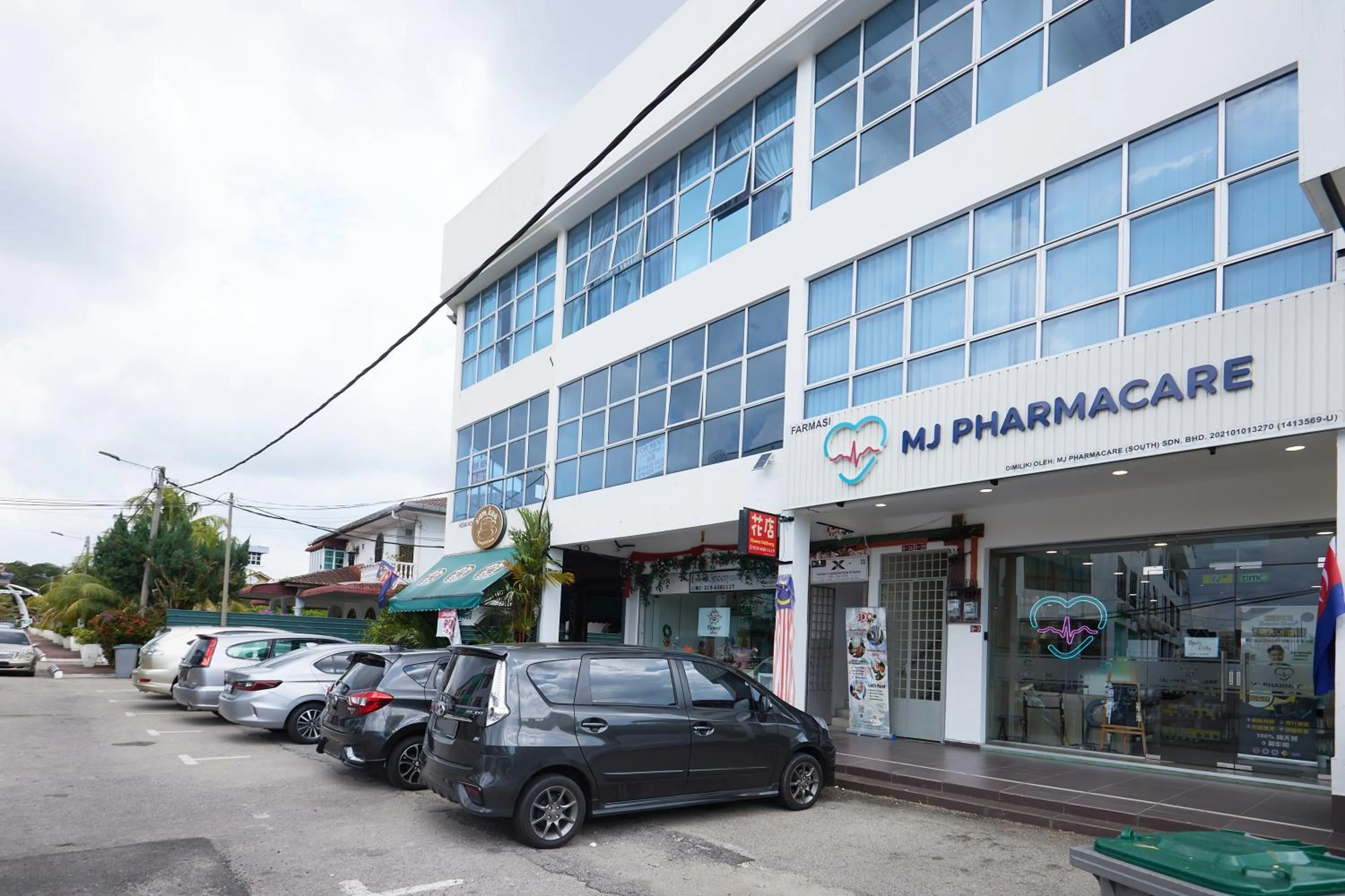 Property building in Elite Hotel Muar