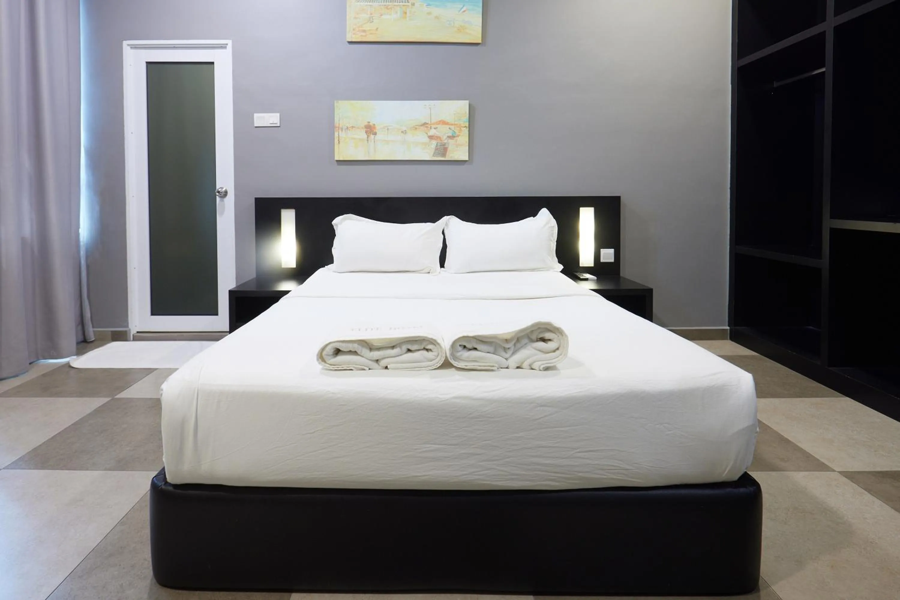 Bed in Elite Hotel Muar