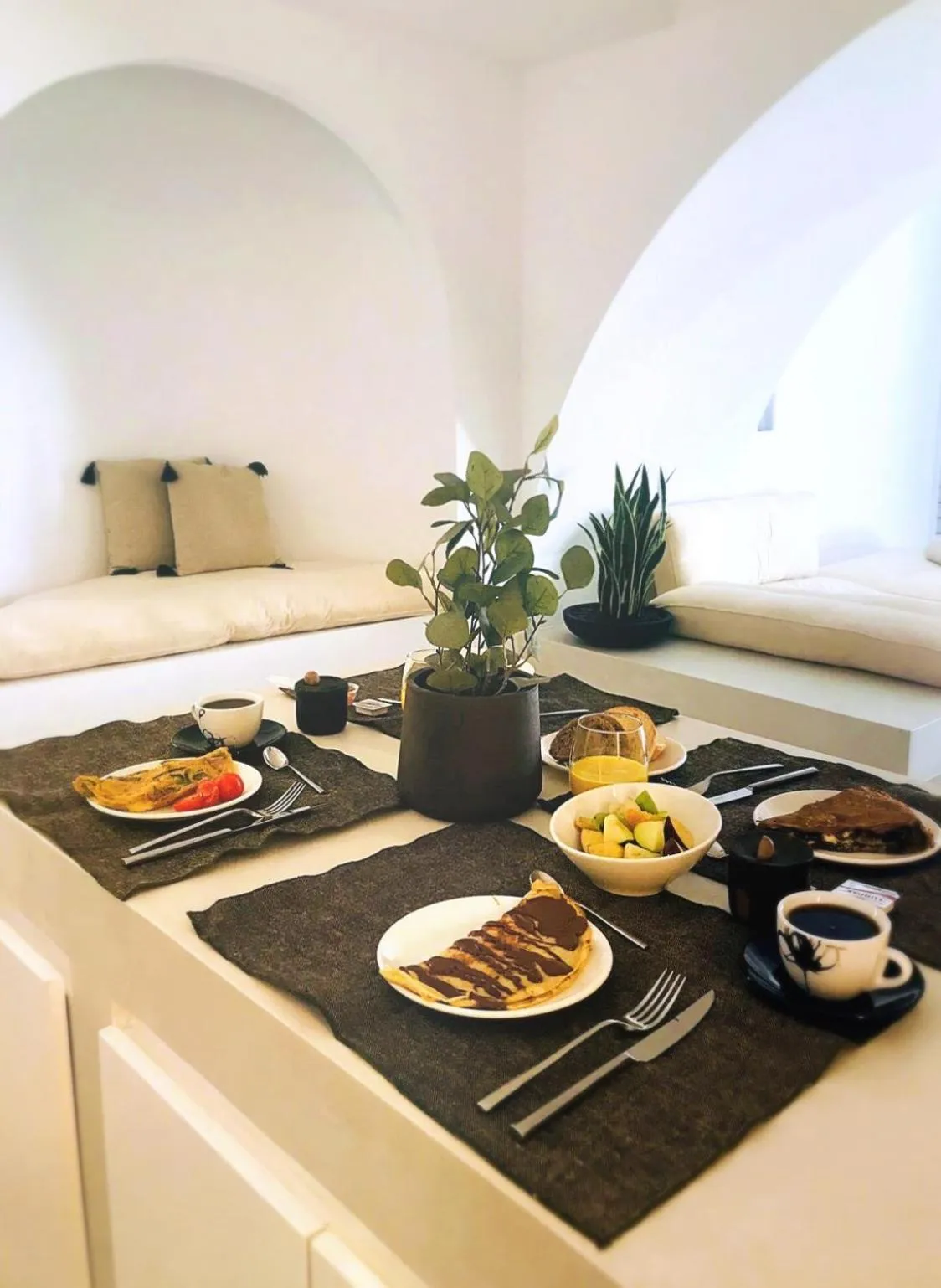 Breakfast in Le Blanc Nest Santorini - Family / Couples Luxury House