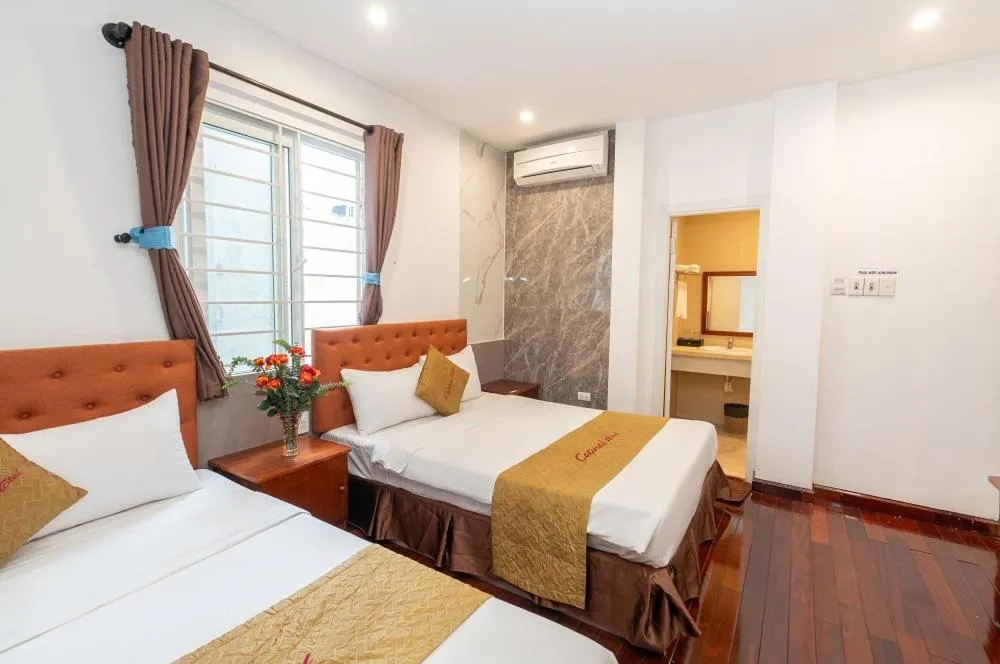 Photo of the whole room, Bed in Catinal Hotel