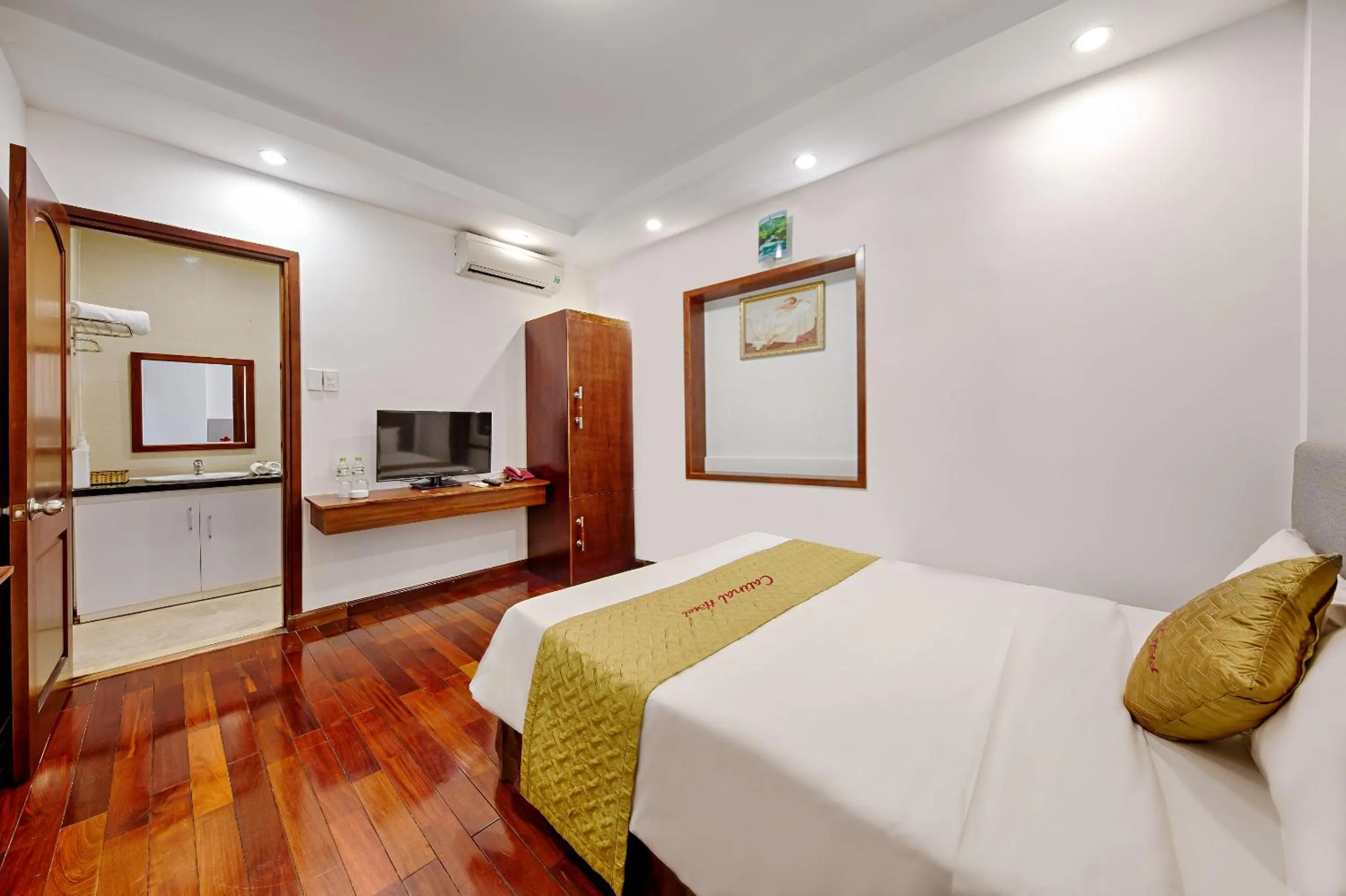 Bed in Catinal Hotel