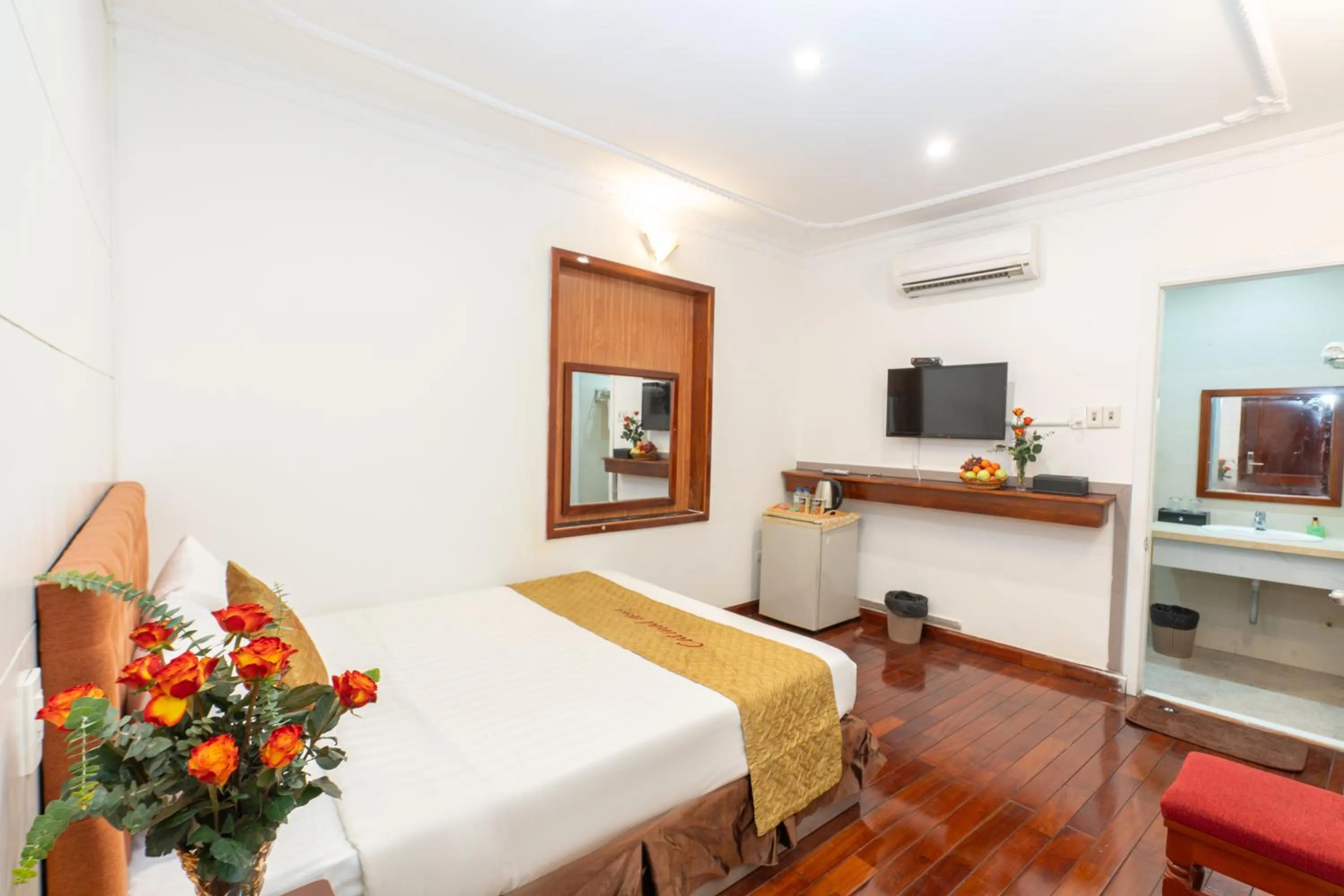 Bed in Catinal Hotel