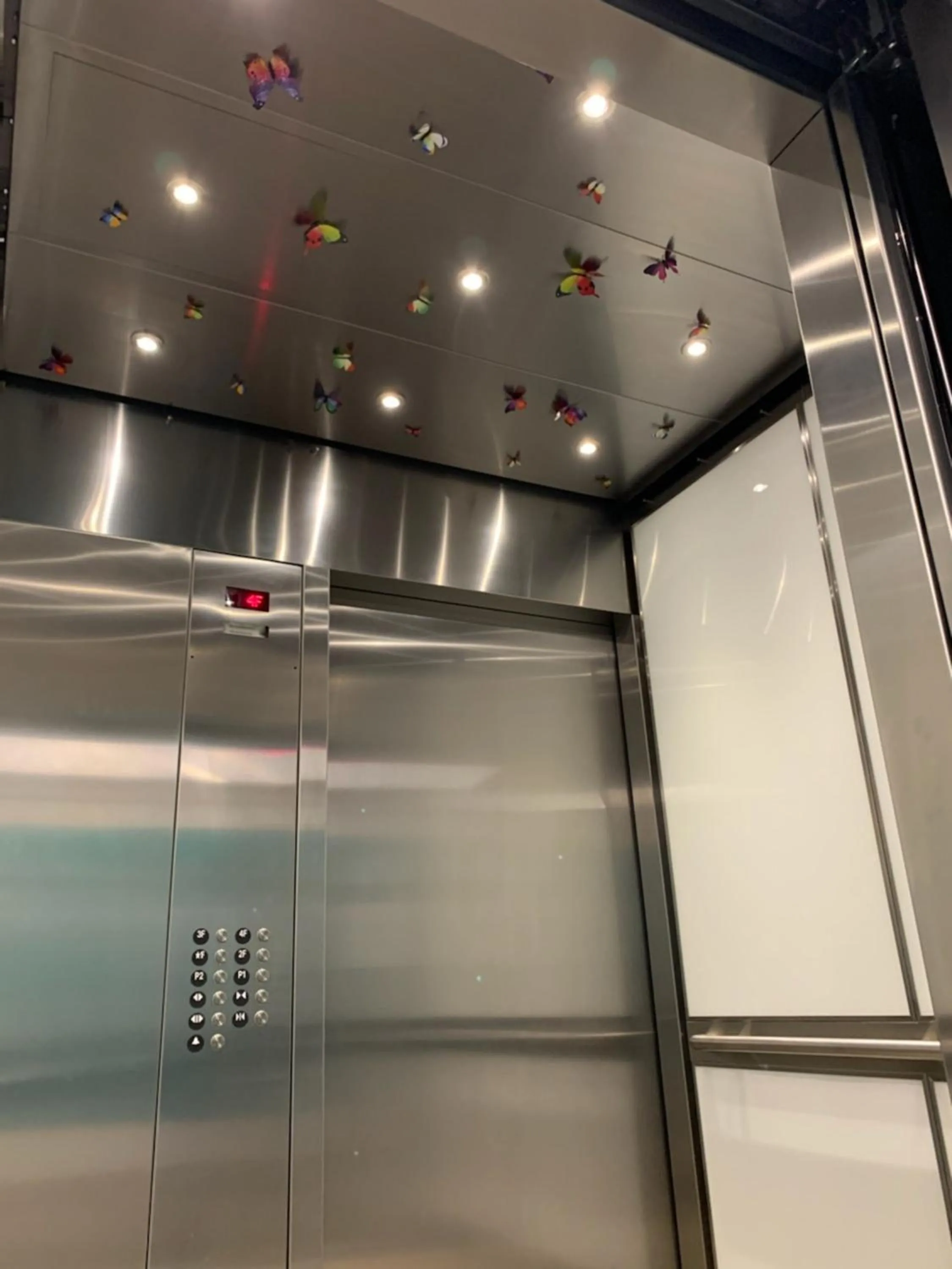 Decorative detail in Hotel Mariposa