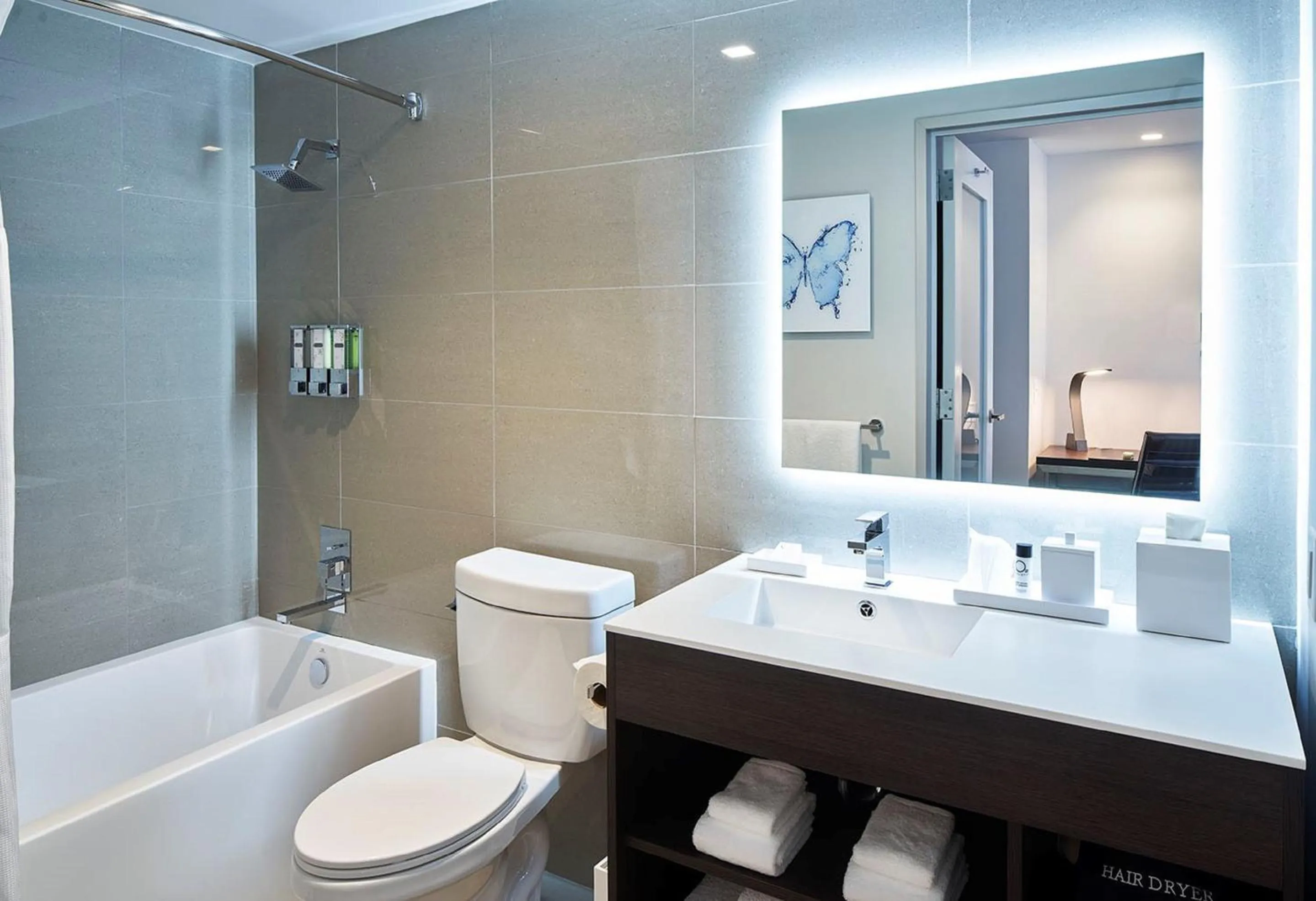 Bathroom in Hotel Mariposa