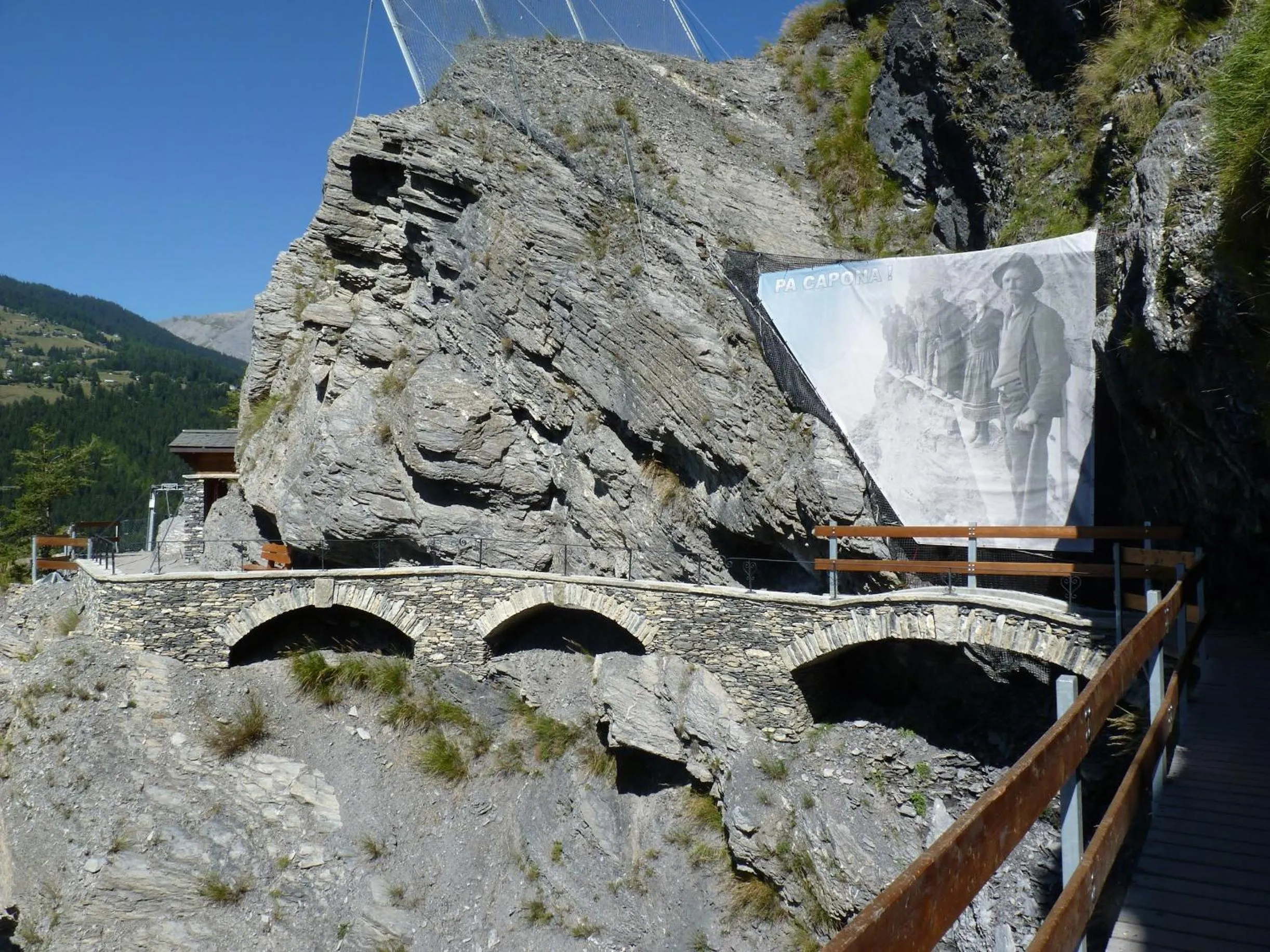 Hiking in Chalet des Alpes