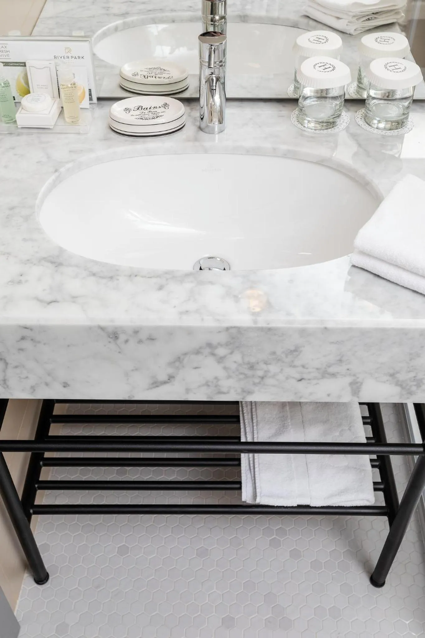 Bathroom in Hotel River Park