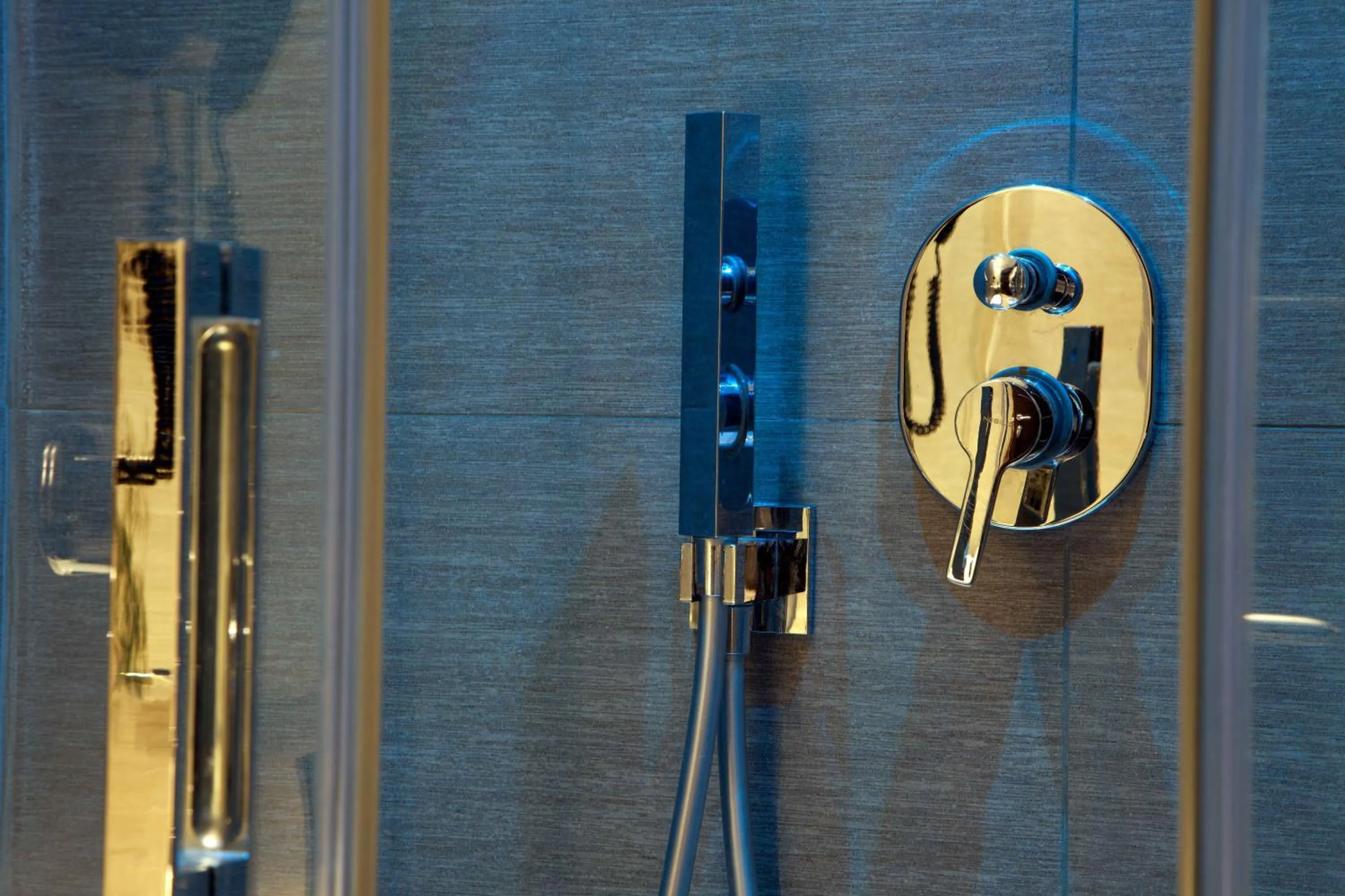 Shower in Residenza Dorò- 24x7 Check-in