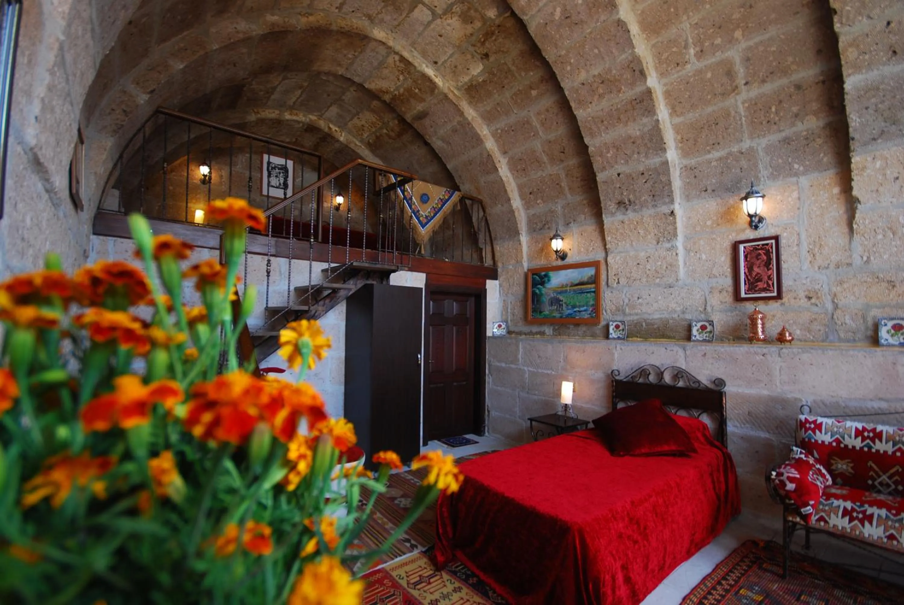 Photo of the whole room, Bed in Kapadokya Ihlara Konakları Otel Akinci Konagi