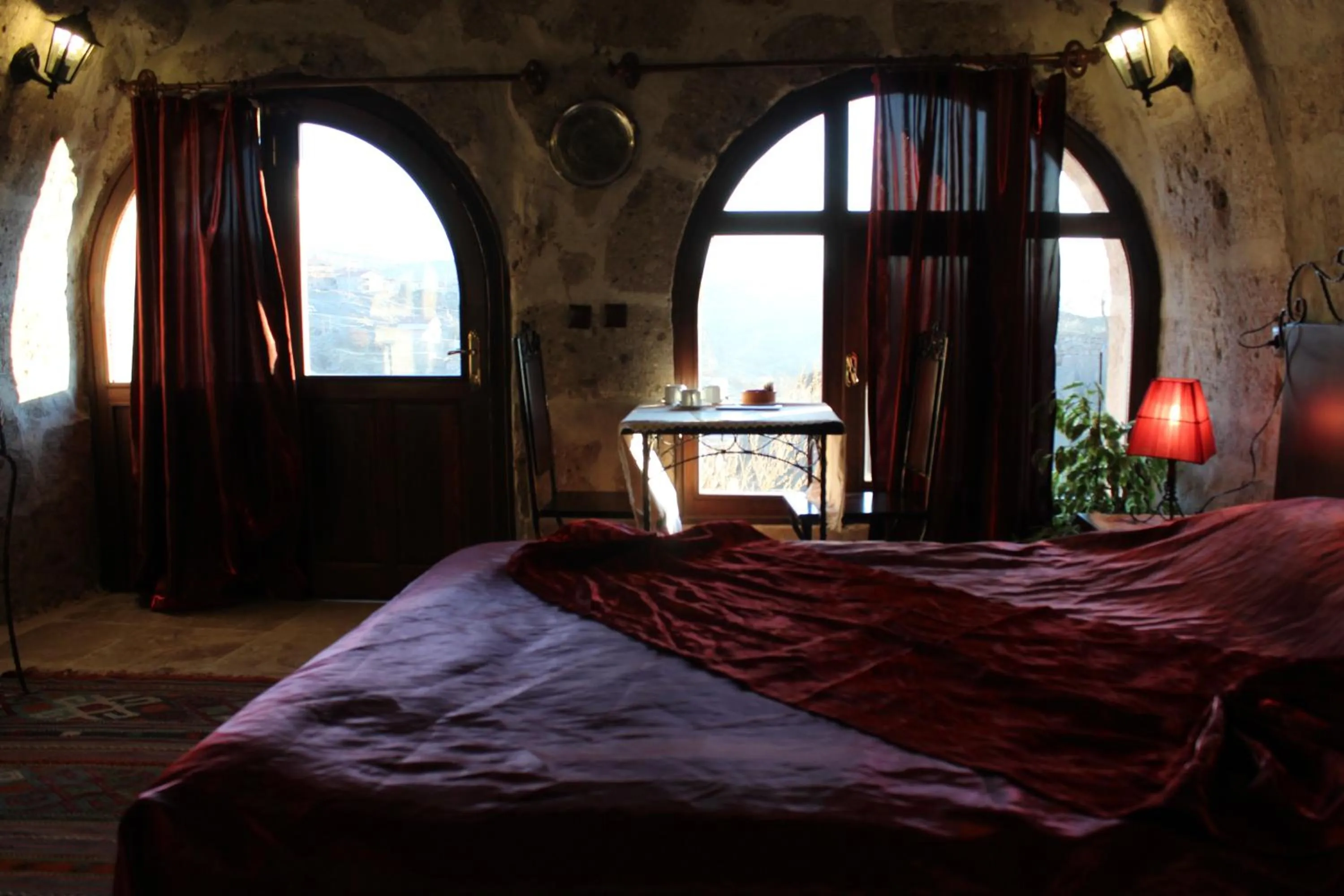 Photo of the whole room, Bed in Kapadokya Ihlara Konakları Otel Akinci Konagi