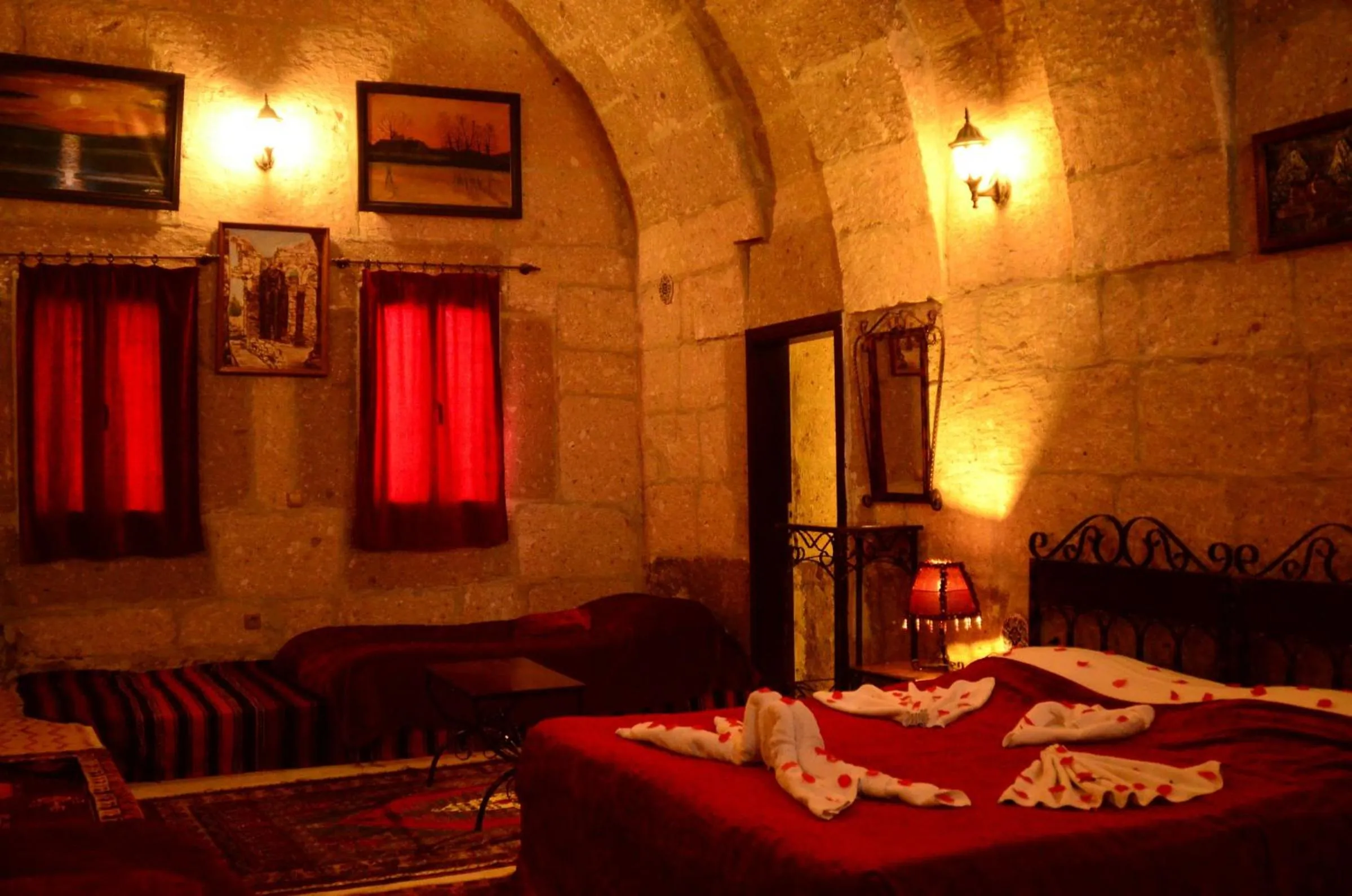 Photo of the whole room in Kapadokya Ihlara Konakları Otel Akinci Konagi