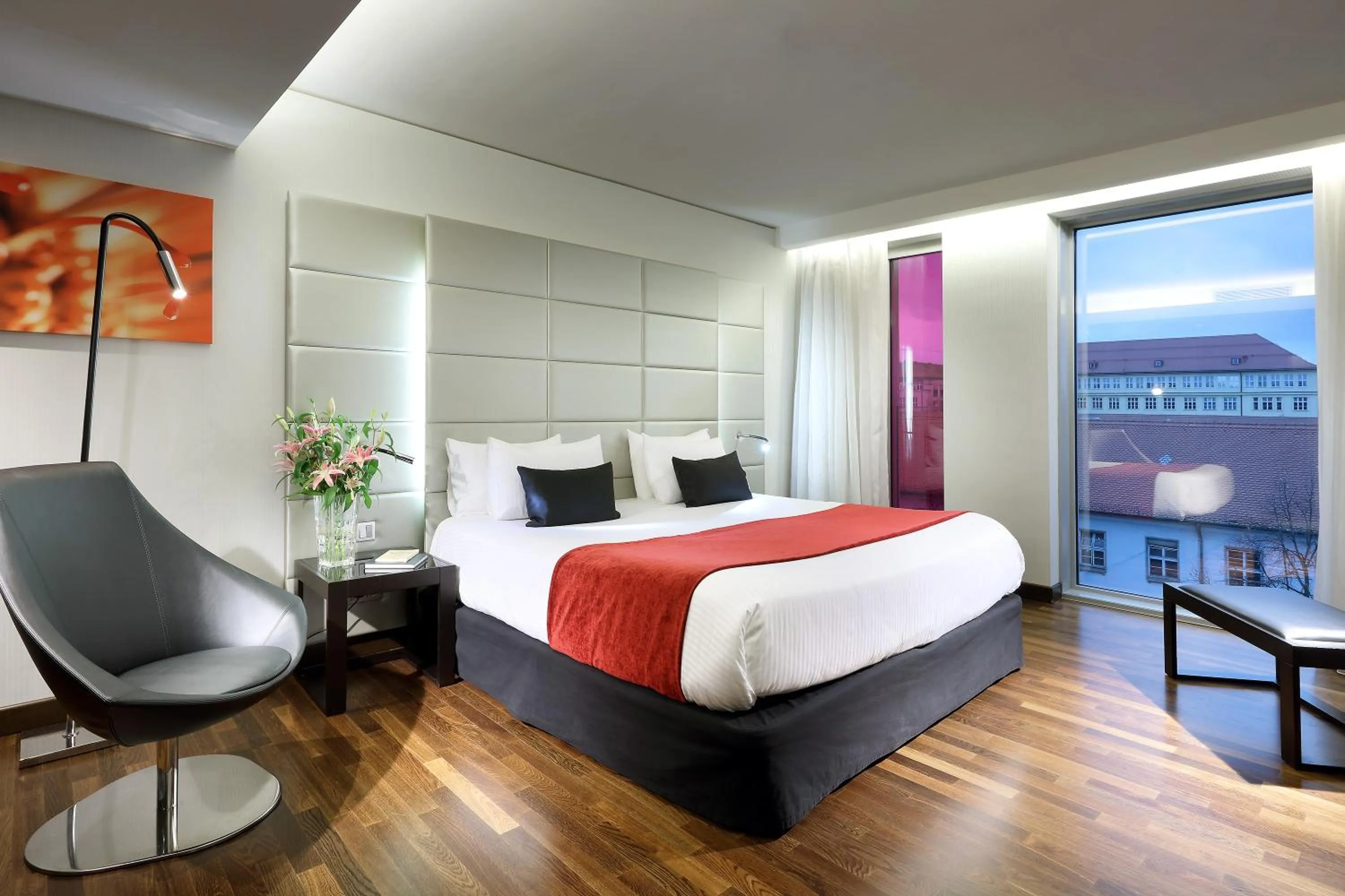 Bed in Eurostars Grand Central