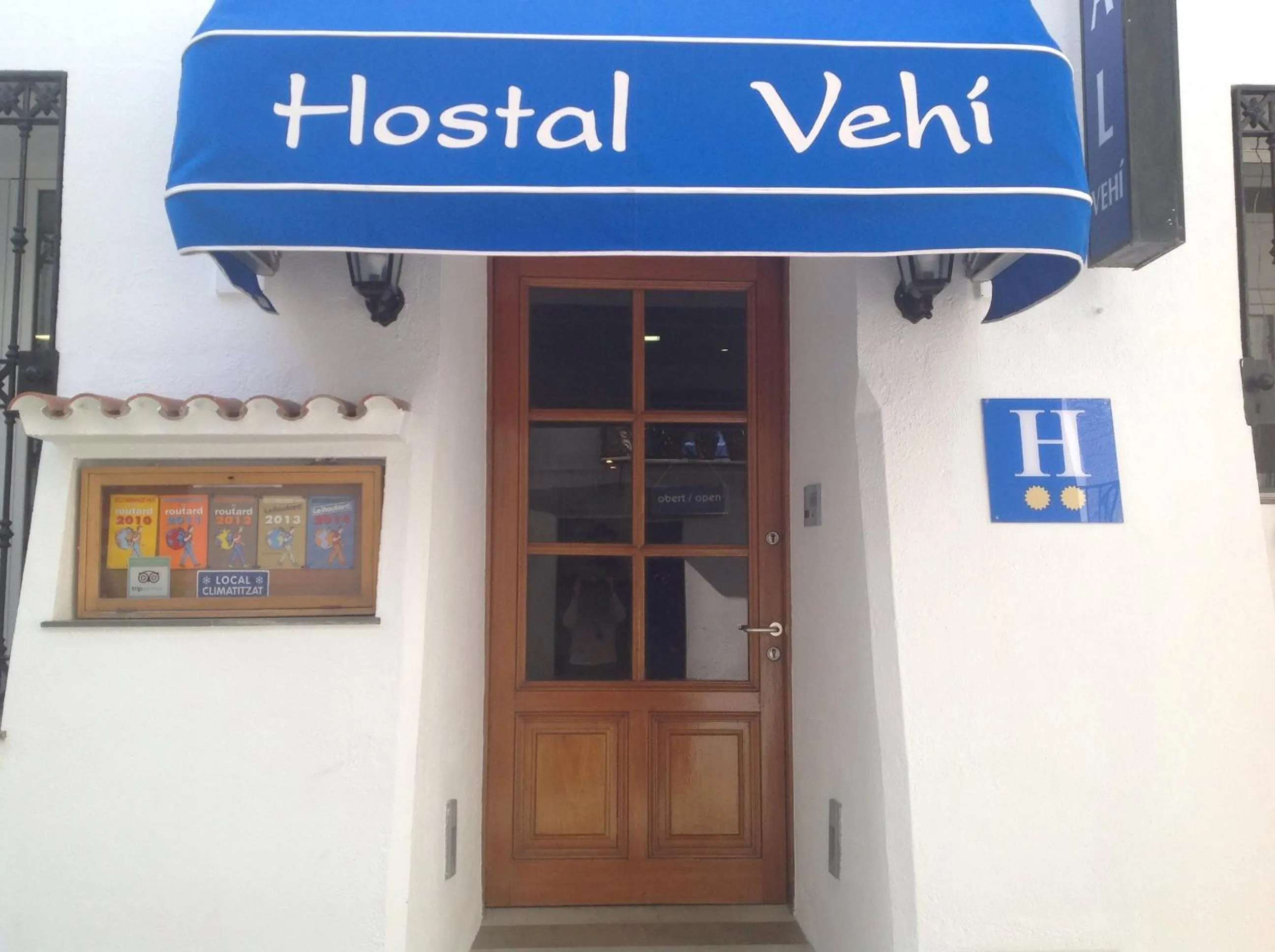 Facade/entrance in Vehí