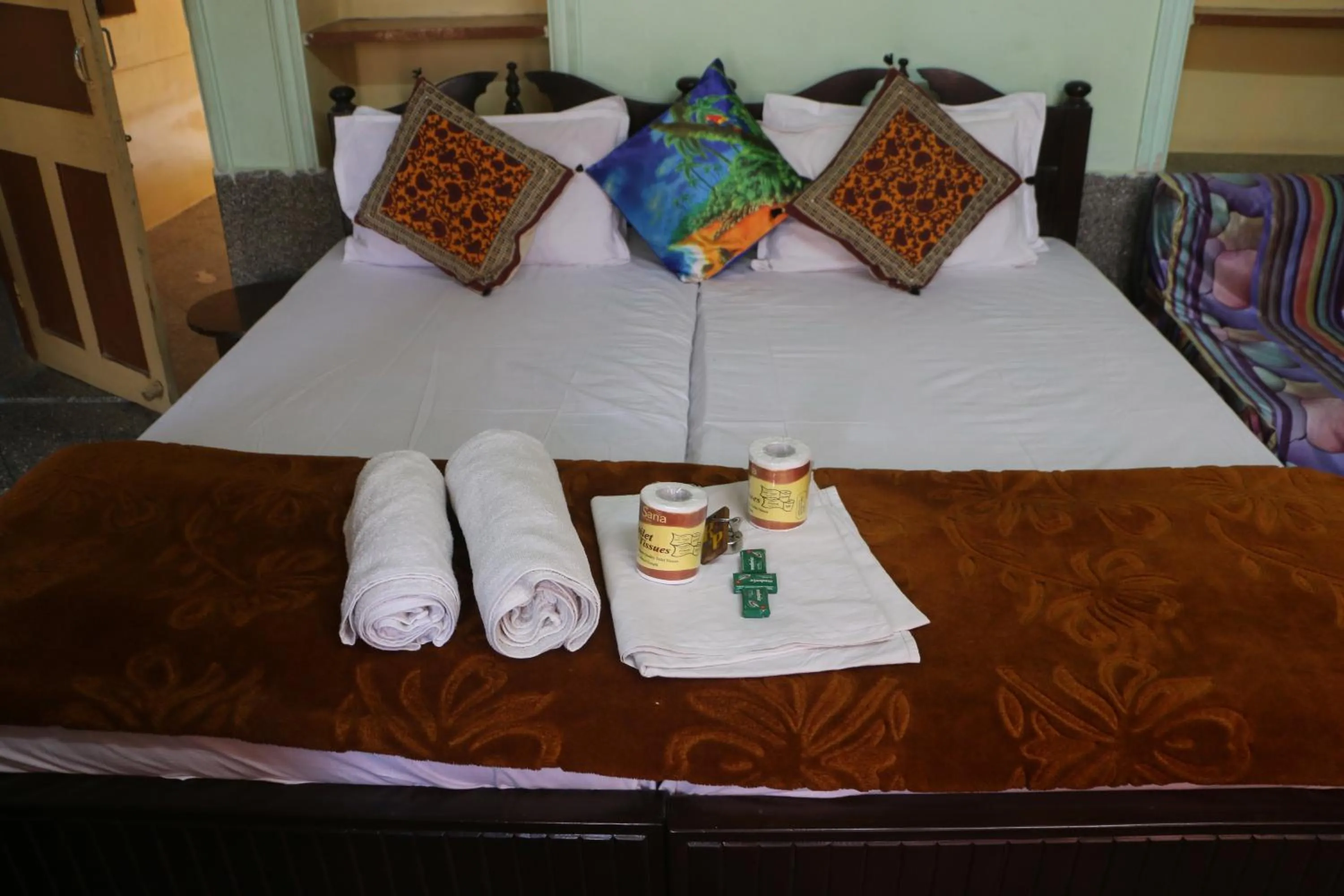 cot, Bed in Ratan Hostel