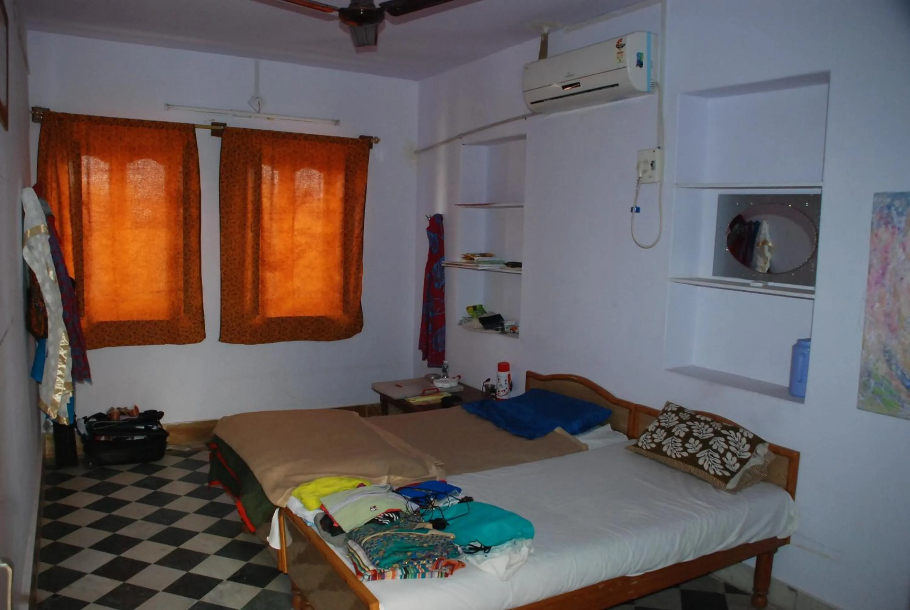Bed in Ratan Hostel
