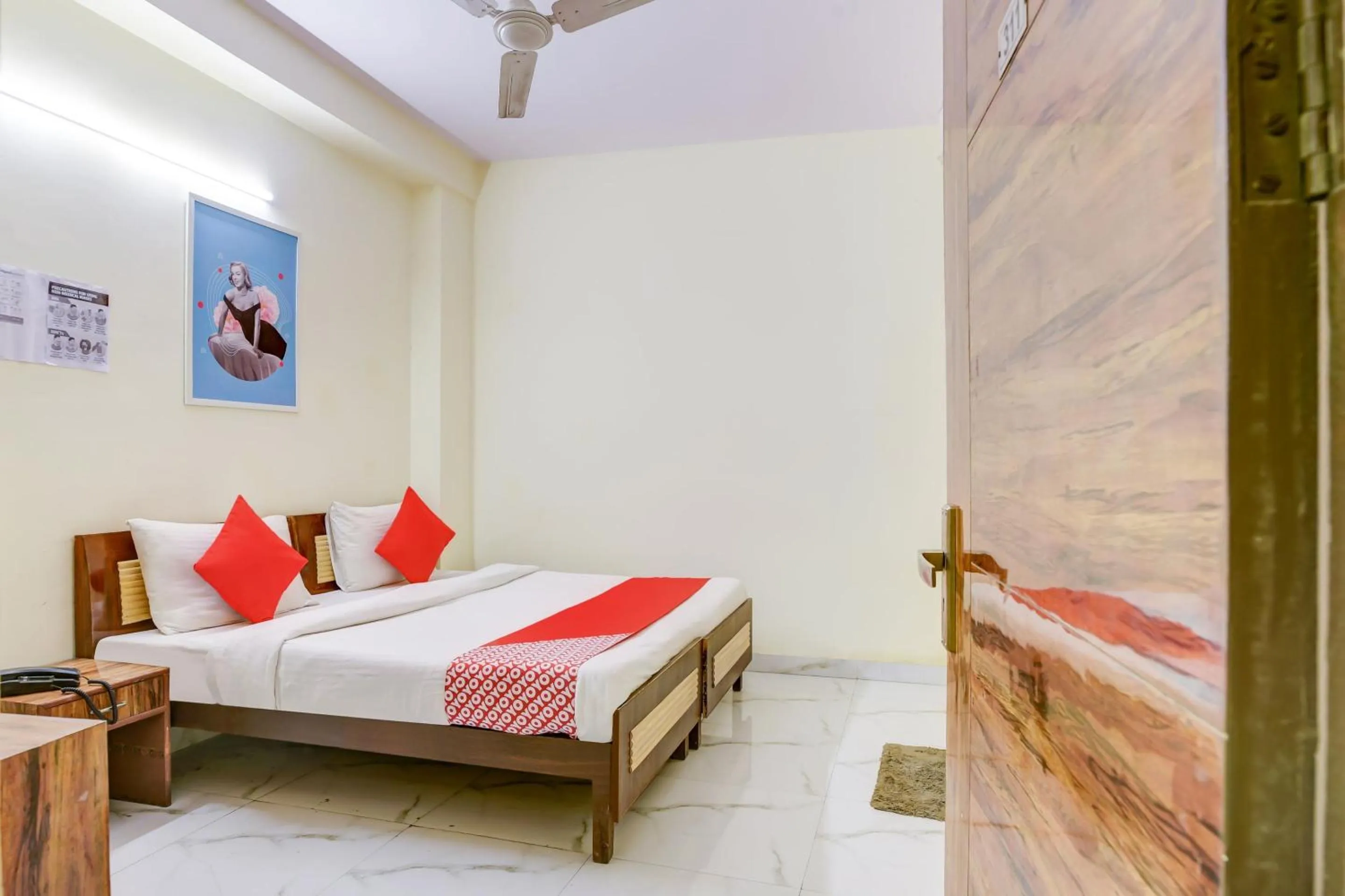 Bedroom, Bed in Hotel O Vishwakarma Palace