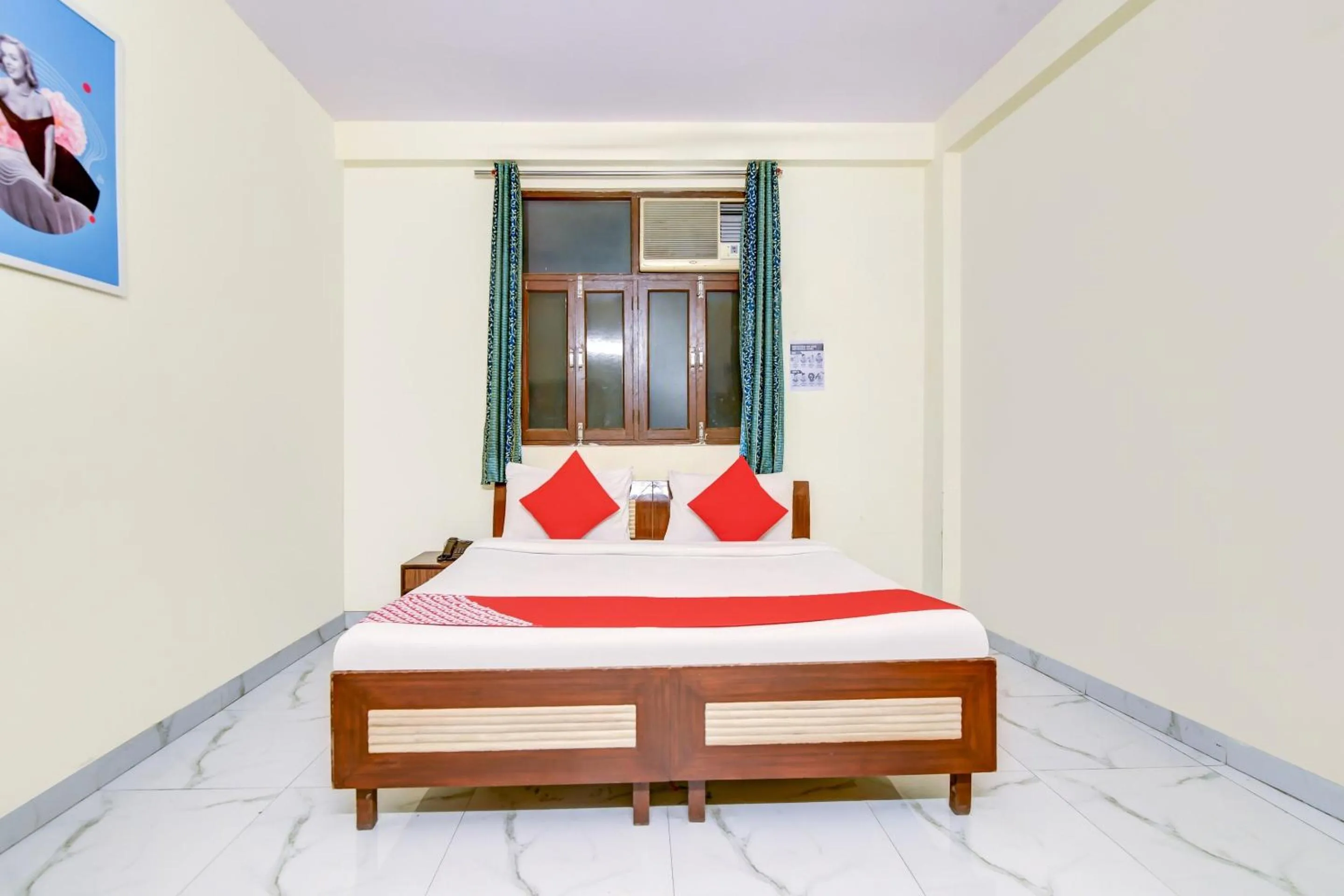 Bedroom, Bed in Hotel O Vishwakarma Palace