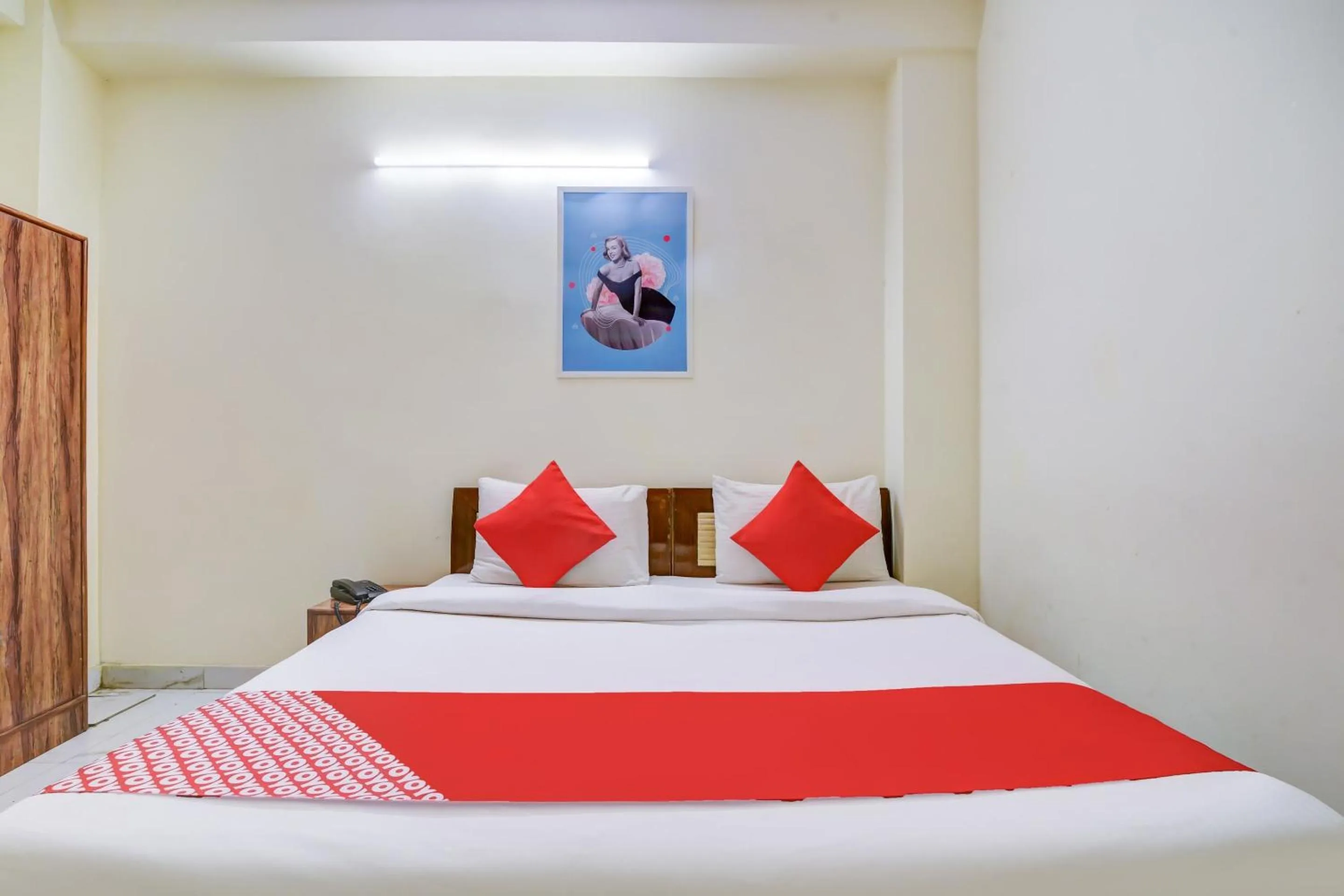 Bedroom, Bed in Hotel O Vishwakarma Palace
