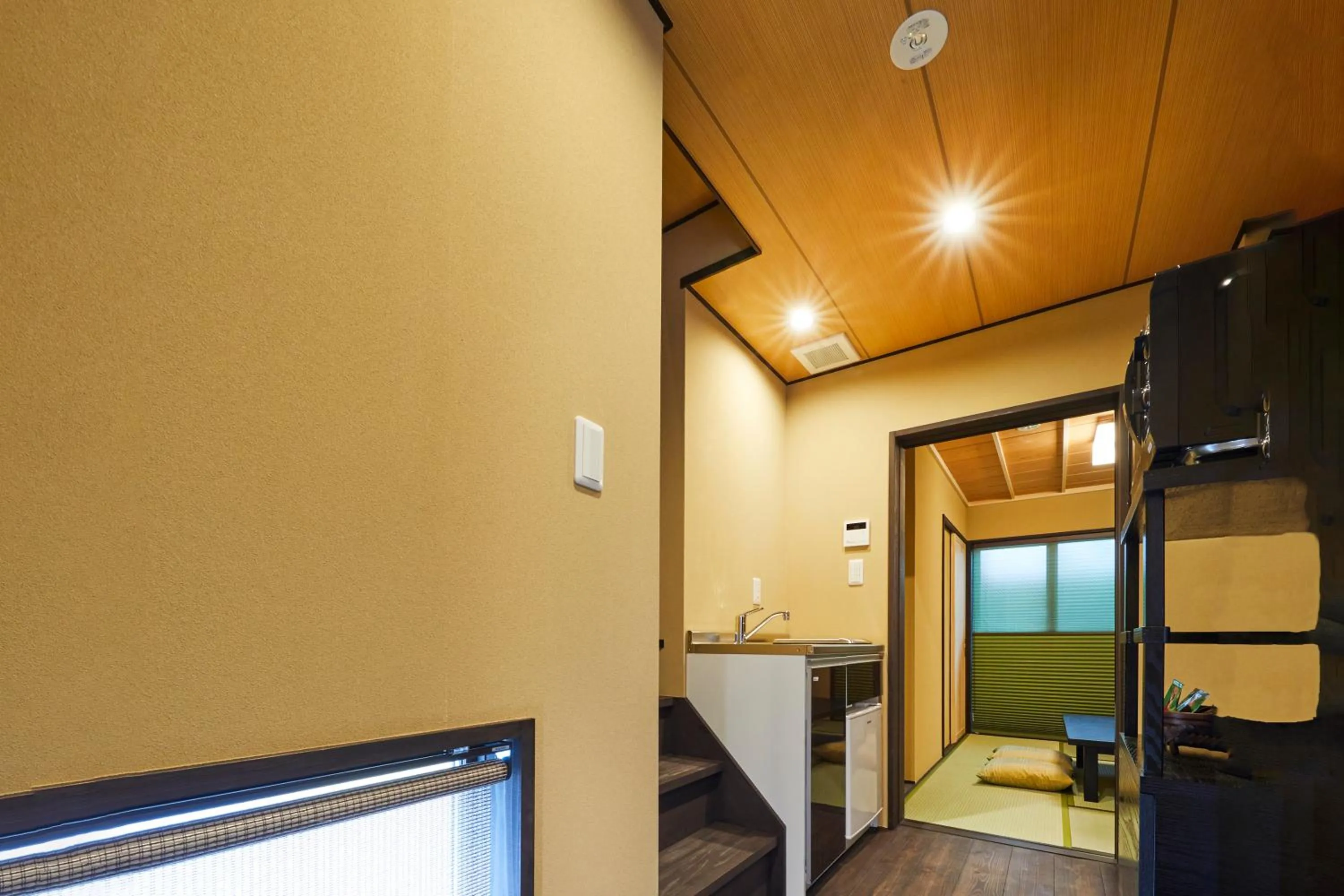 Photo of the whole room in Rinn Hanayacho Asagiri