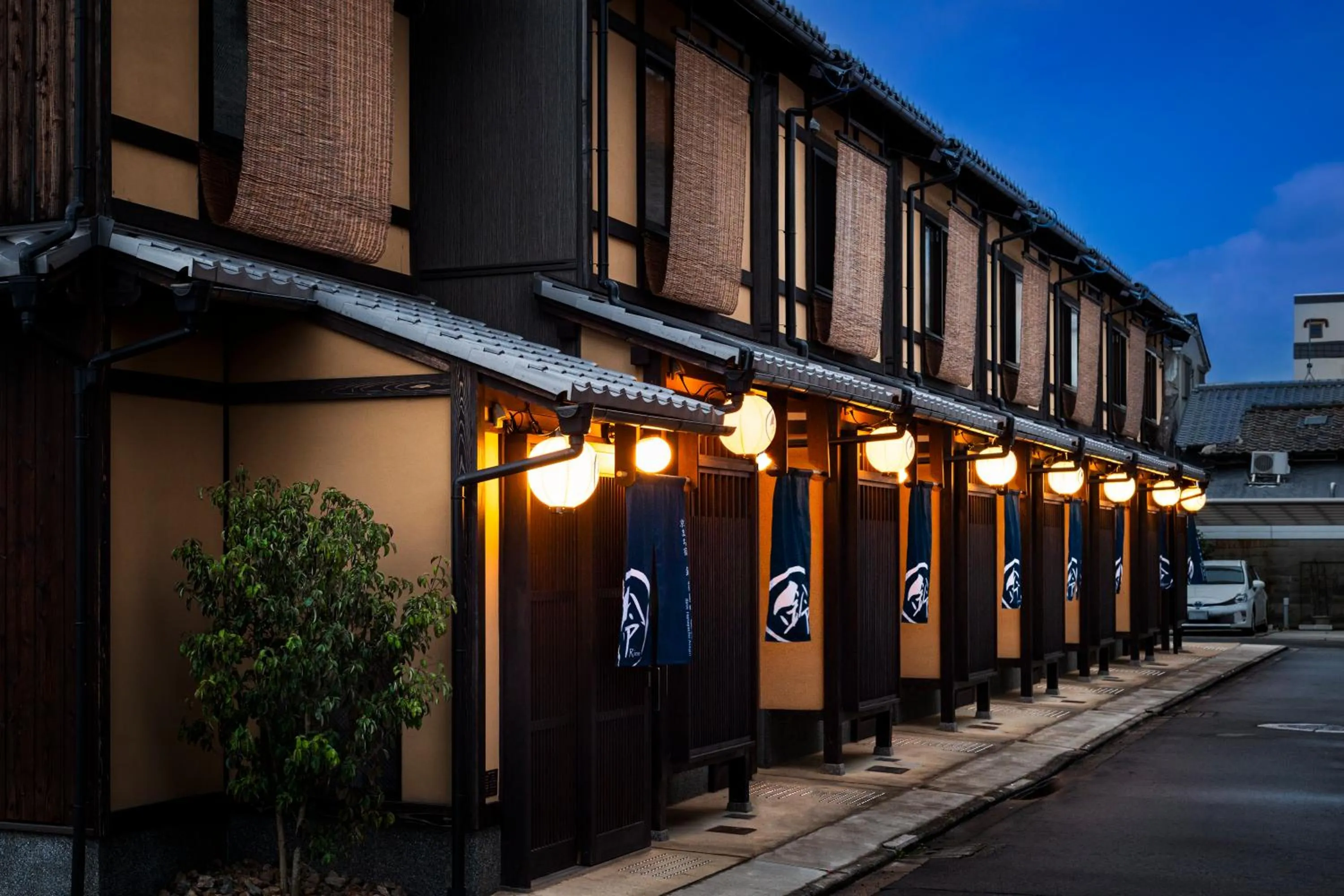 Property building in Rinn Hanayacho Asagiri