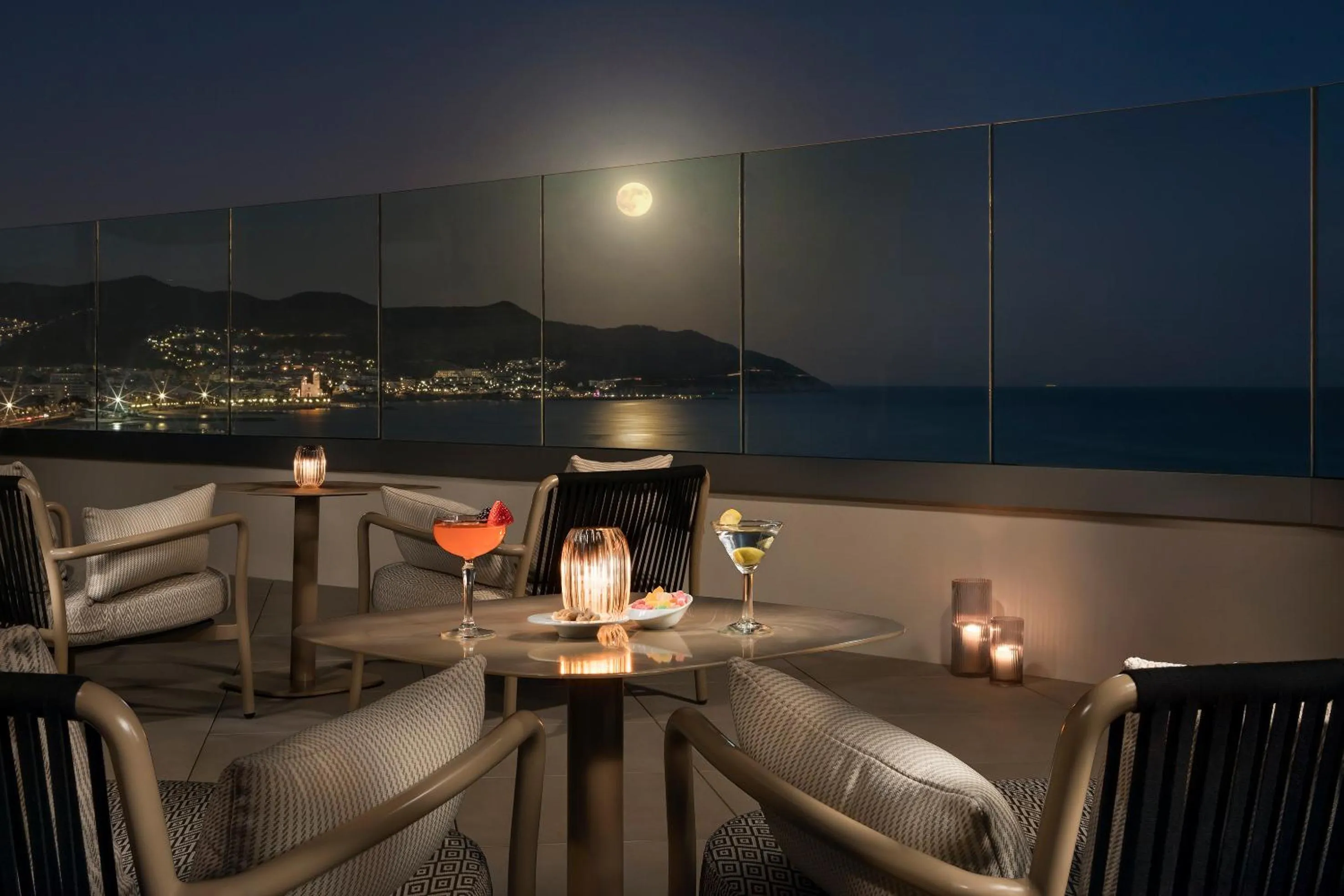 Drinks in ME Sitges Terramar