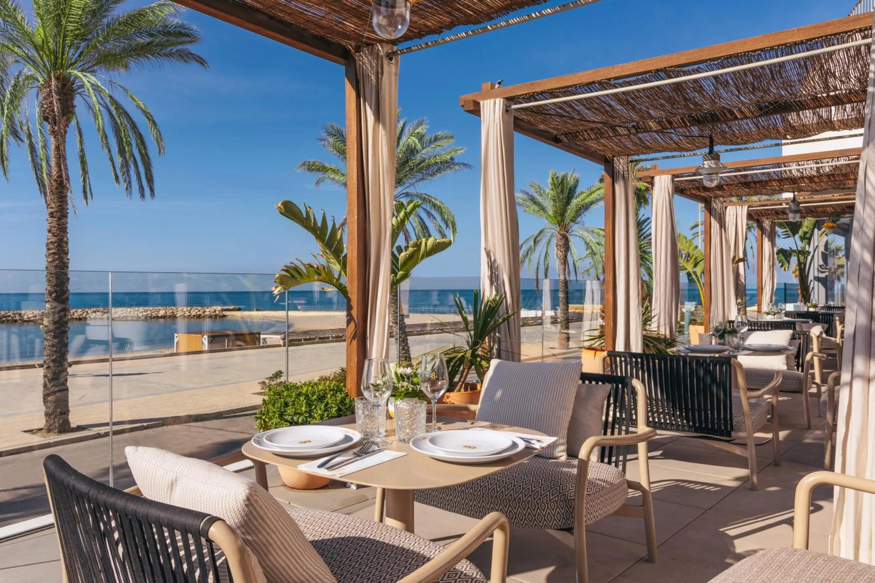 Restaurant/places to eat in ME Sitges Terramar