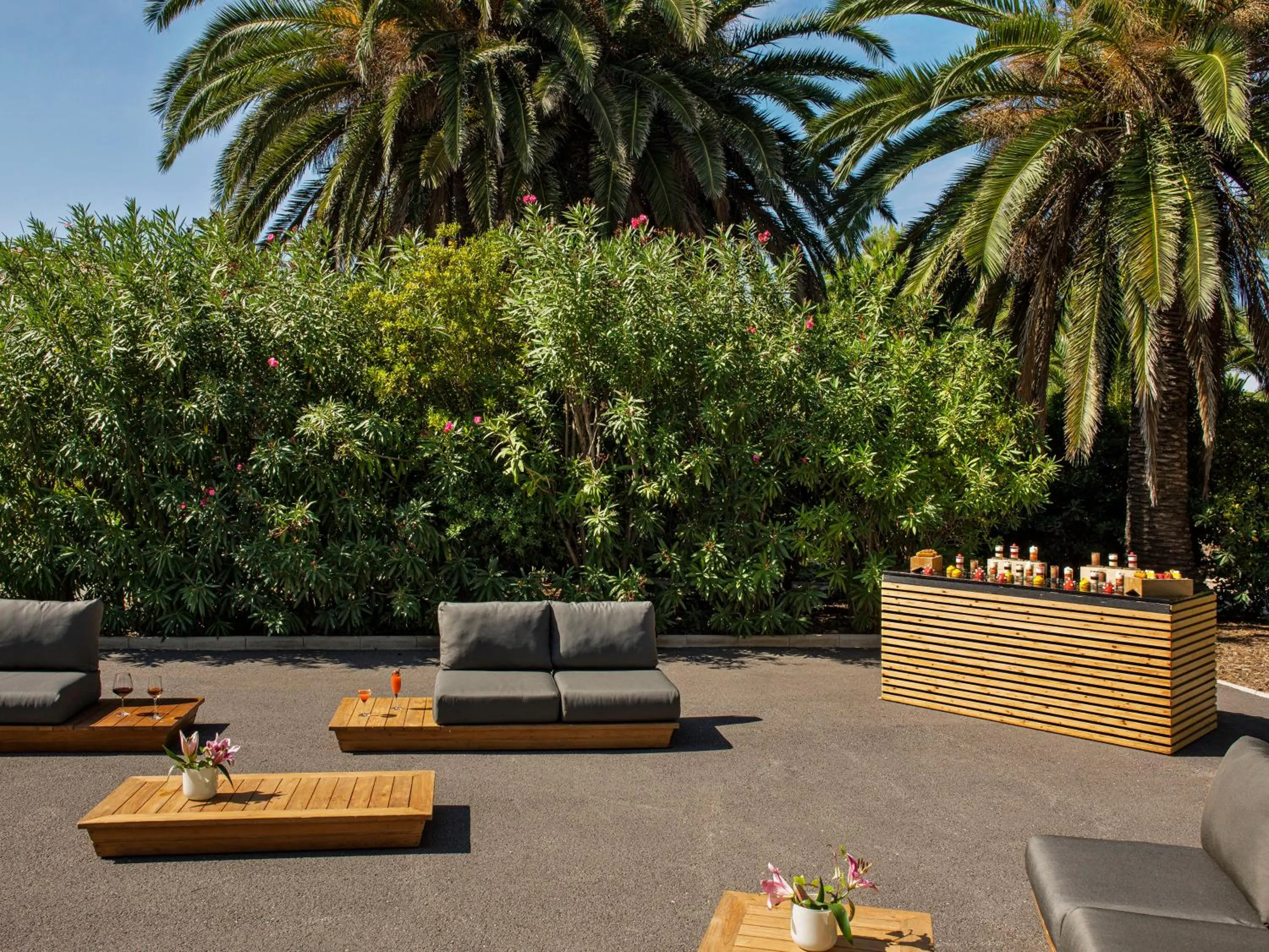 Lounge or bar in ME Sitges Terramar