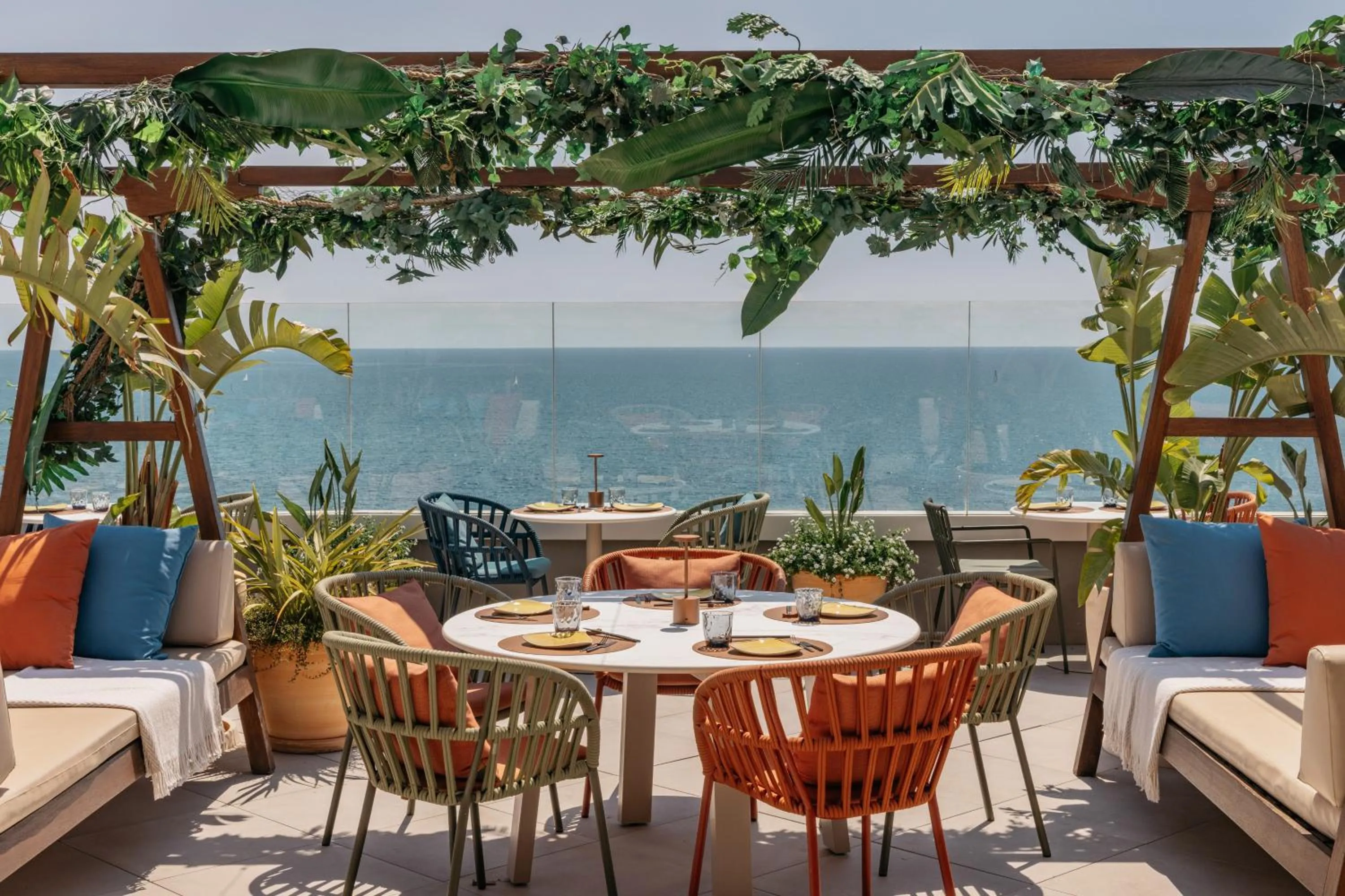 Restaurant/places to eat in ME Sitges Terramar