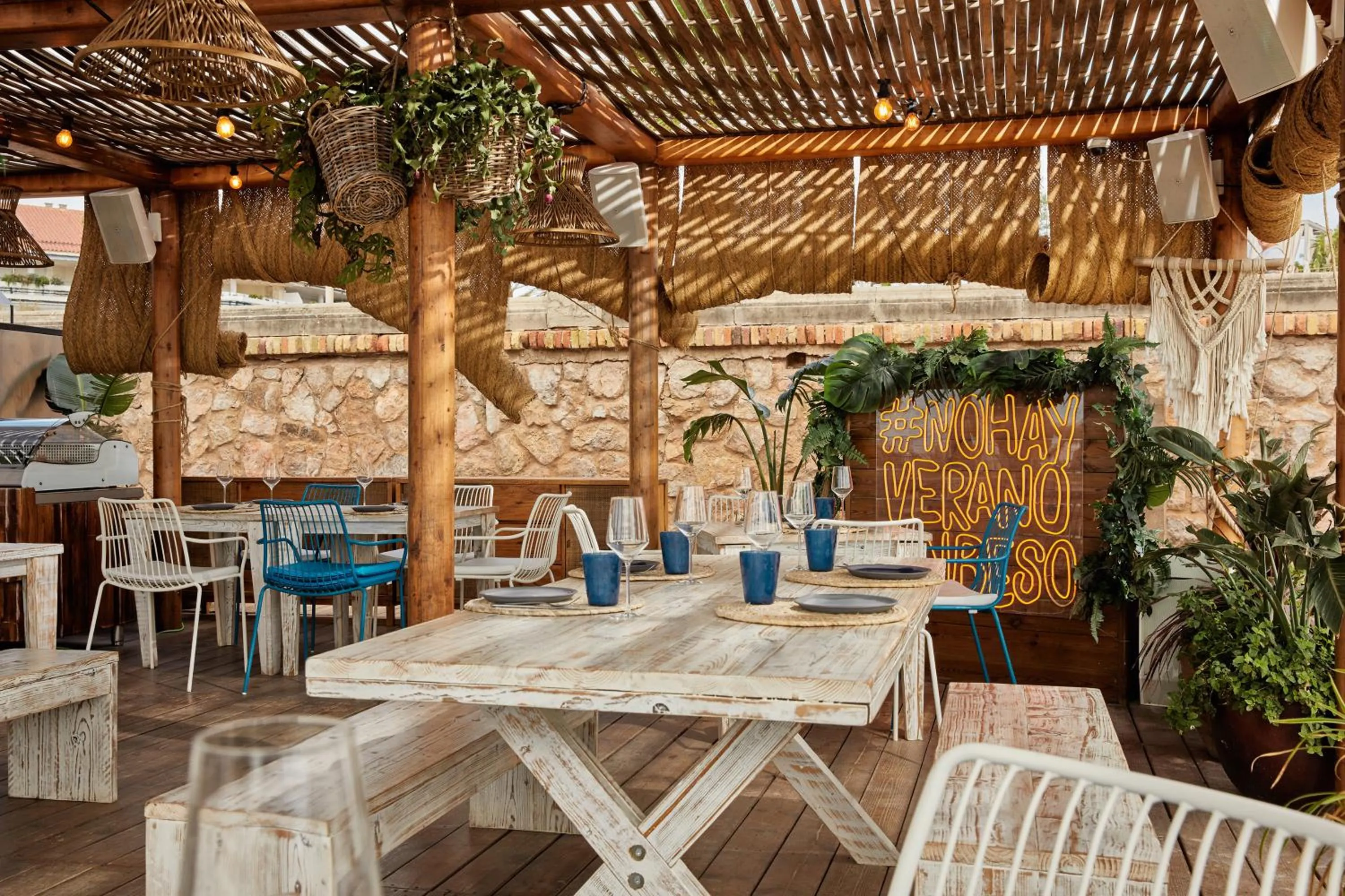 Restaurant/places to eat in ME Sitges Terramar