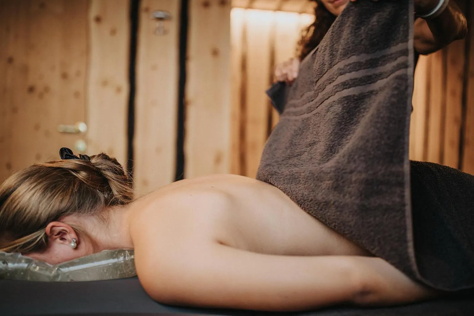 People in Presulis Hideaway Apartments & Restaurant