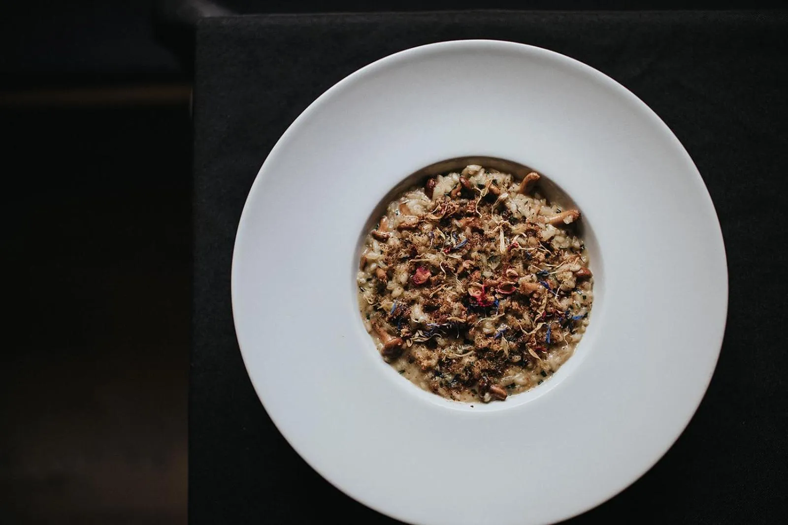 Restaurant/places to eat in Presulis Hideaway Apartments & Restaurant