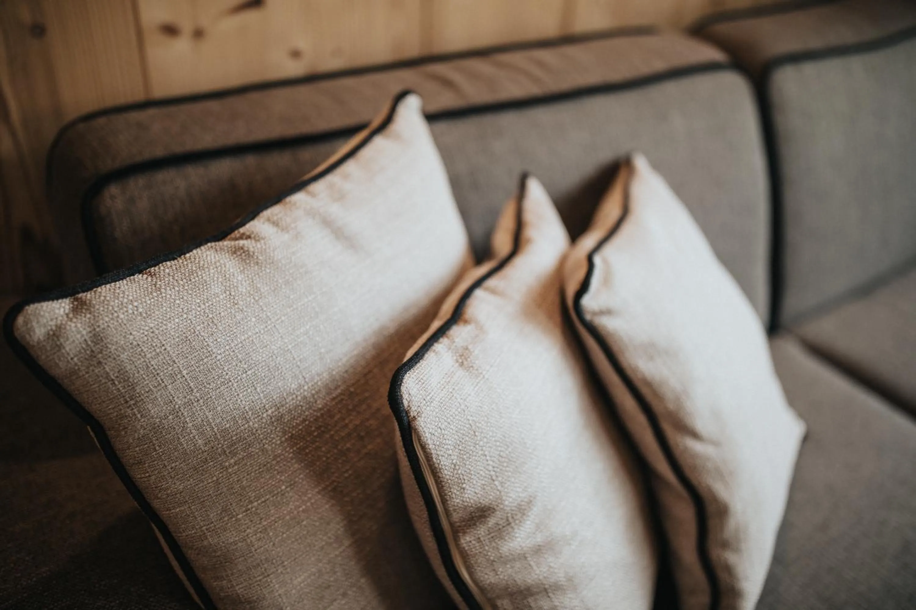 Presulis Hideaway Apartments & Restaurant