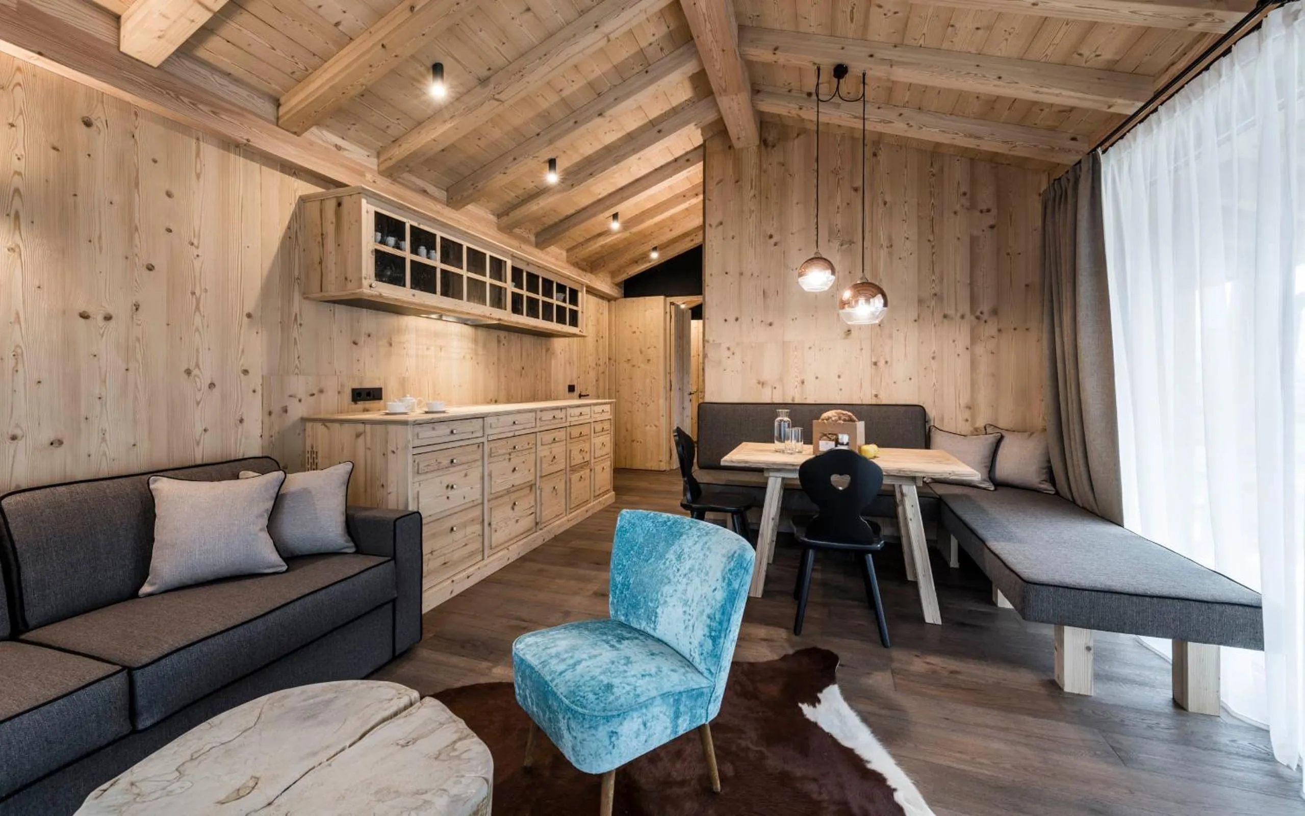 Kitchen or kitchenette in Presulis Hideaway Apartments & Restaurant