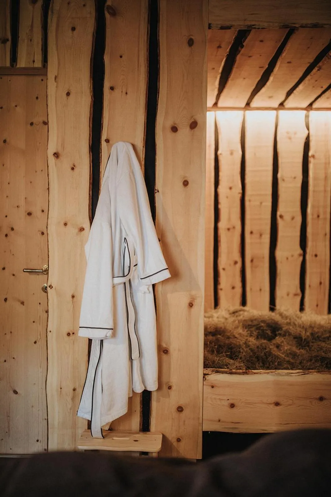 Massage, Bed in Presulis Hideaway Apartments & Restaurant