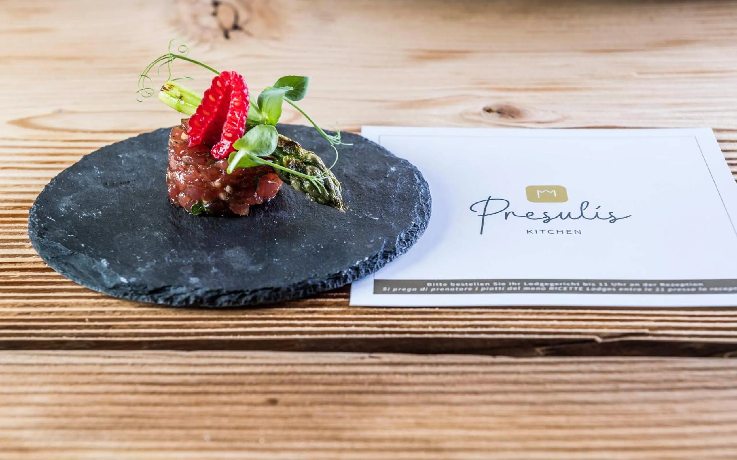 Restaurant/places to eat in Presulis Hideaway Apartments & Restaurant