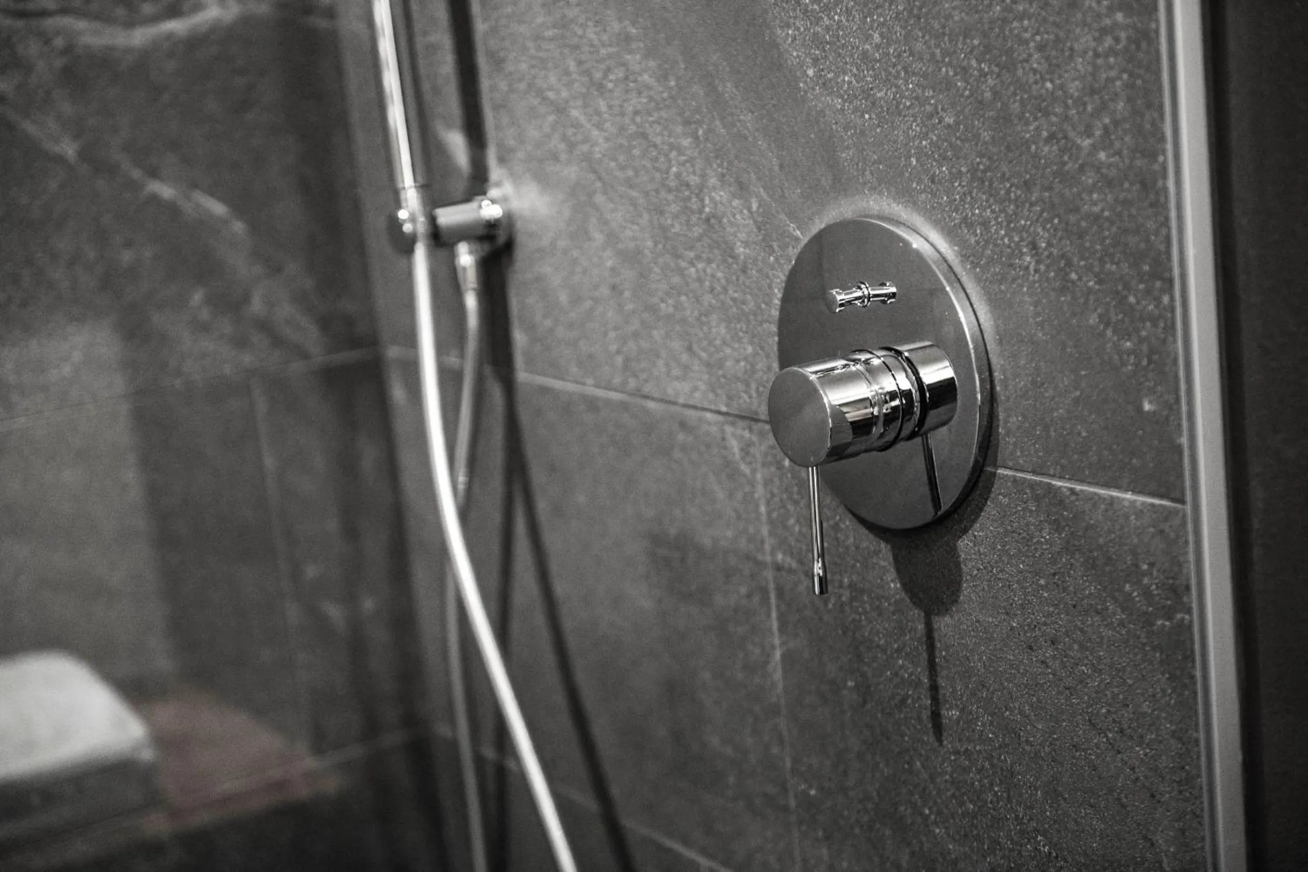 Shower in Presulis Hideaway Apartments & Restaurant