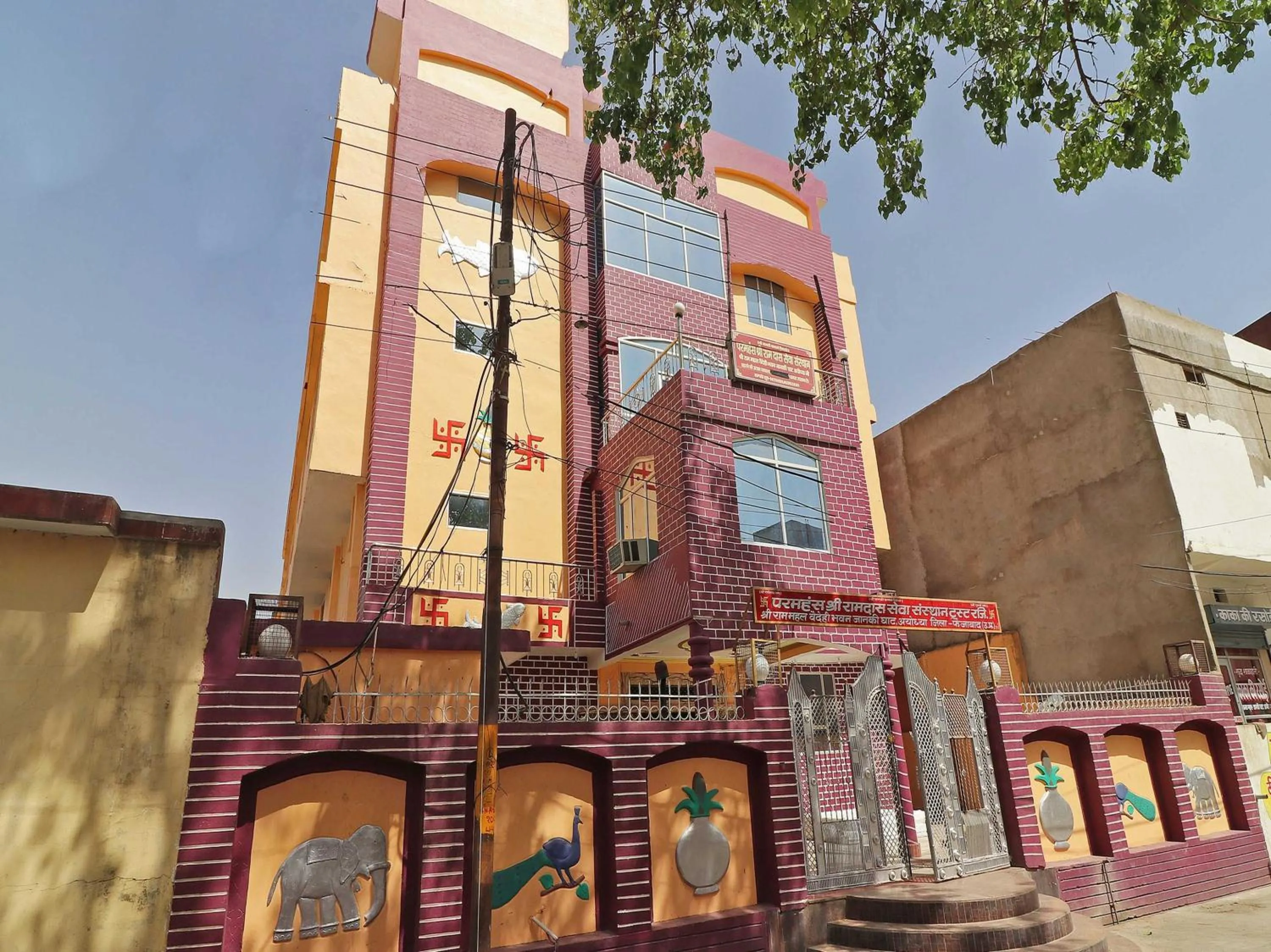 Facade/entrance in SPOT ON 38000 Vaidehi Bhawan