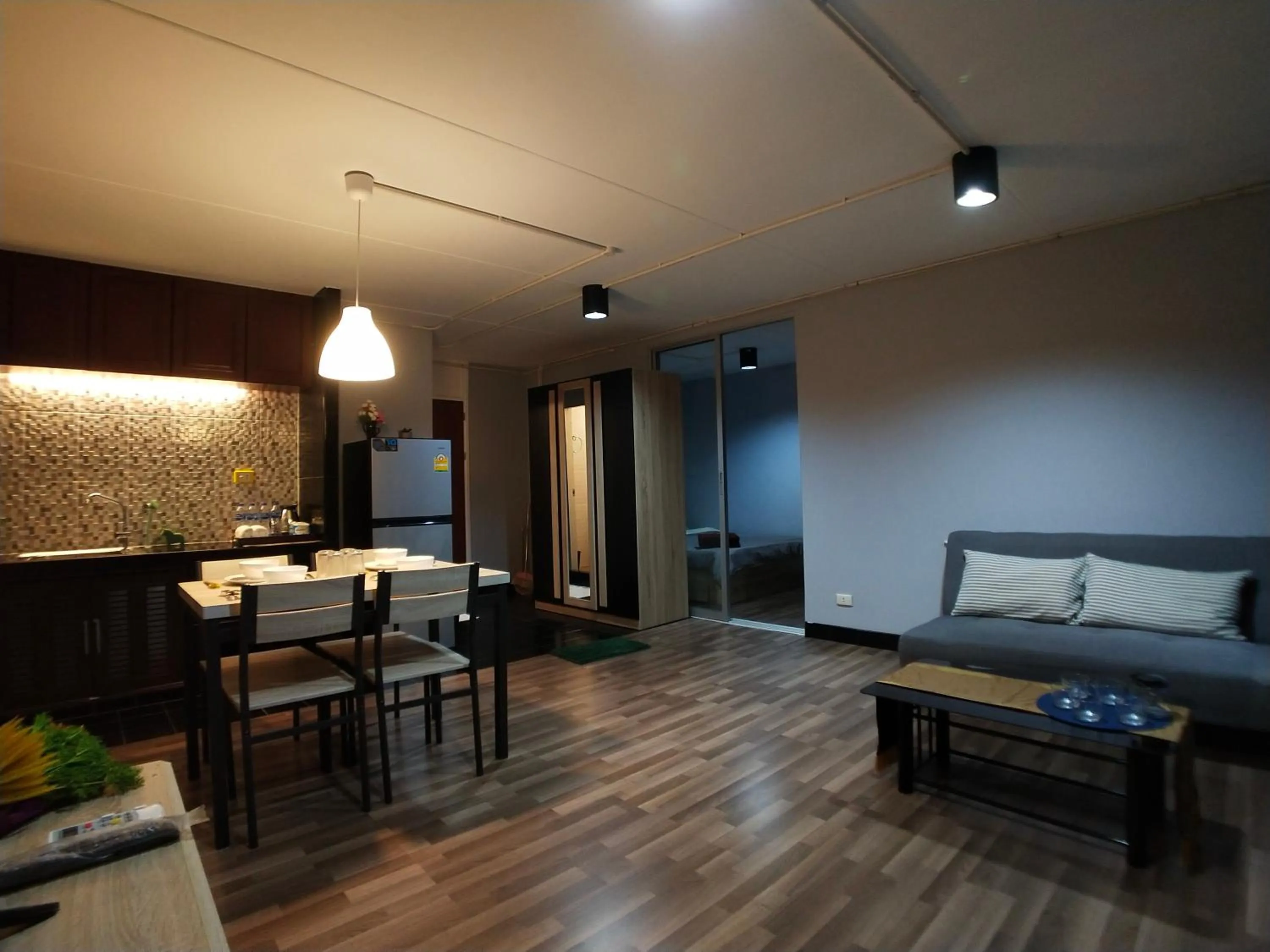 Photo of the whole room in Bangkok Impact Popular Comdominium