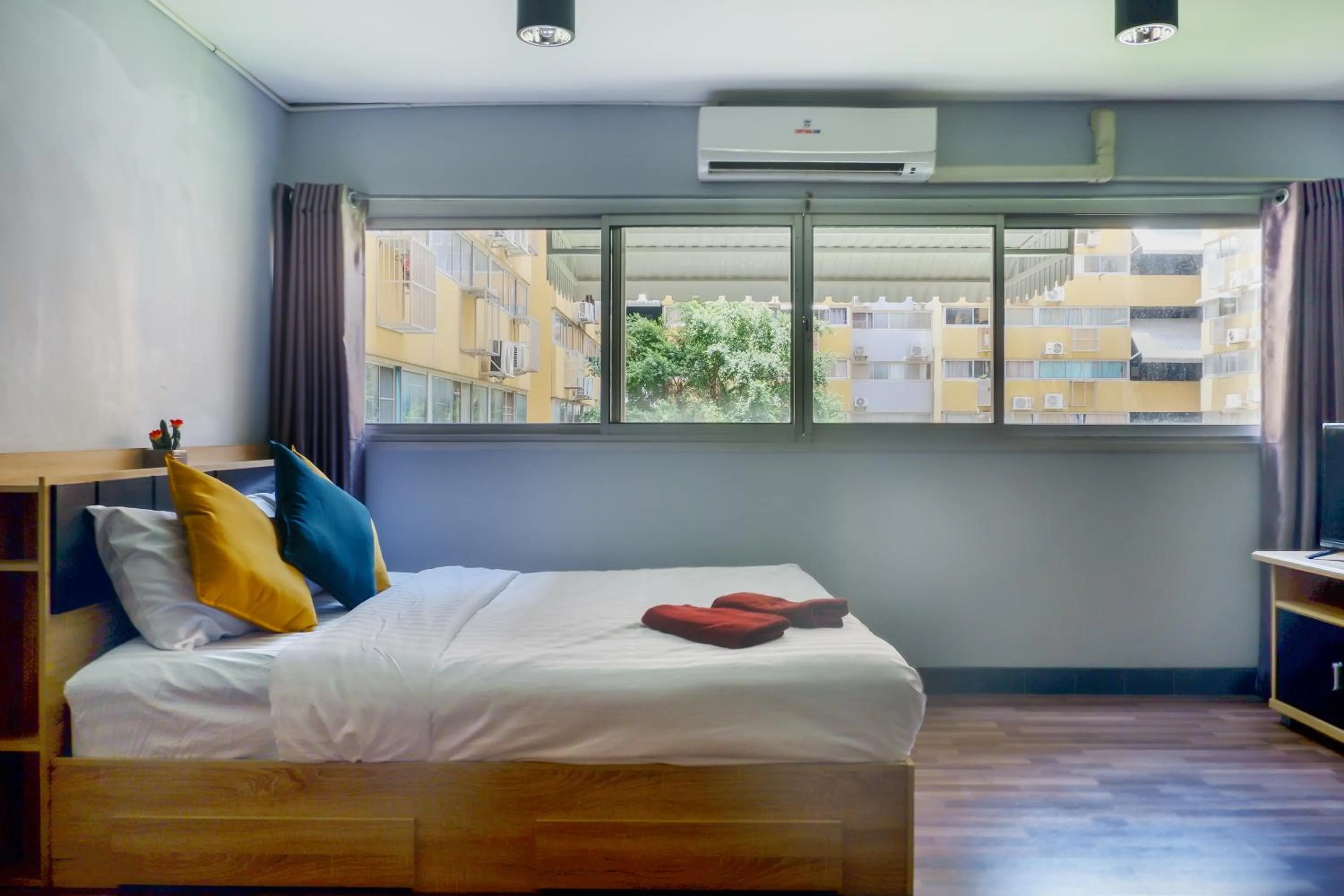 Bed in Bangkok Impact Popular Comdominium