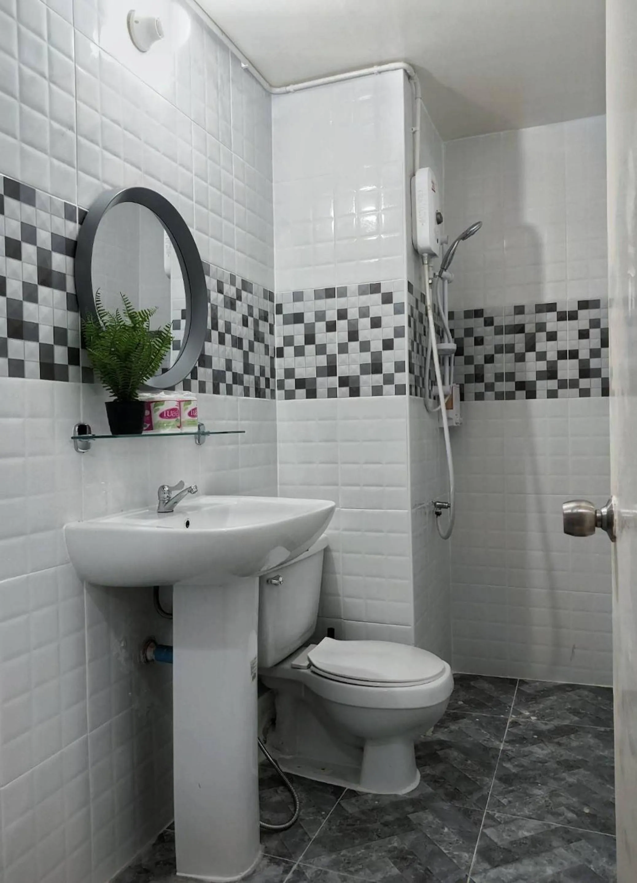 Bathroom in Bangkok Impact Popular Comdominium