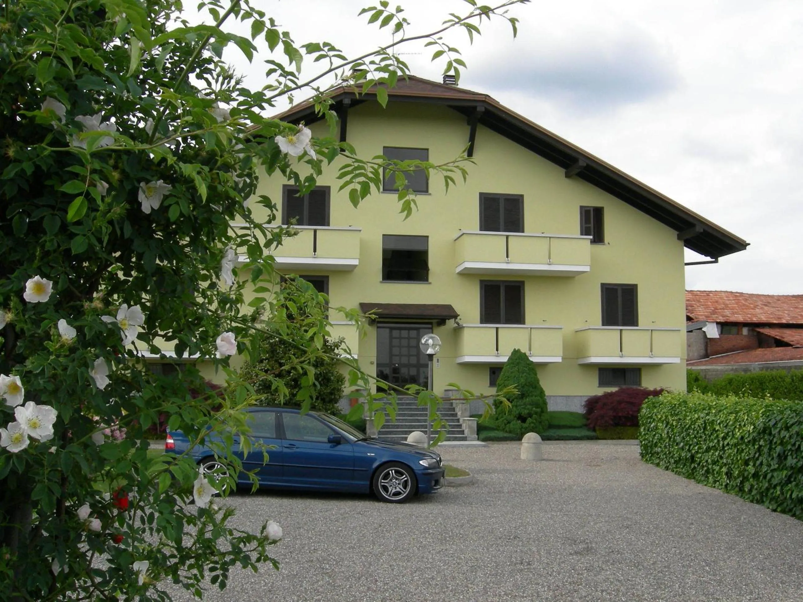 Facade/entrance in Albergo Residence Isotta