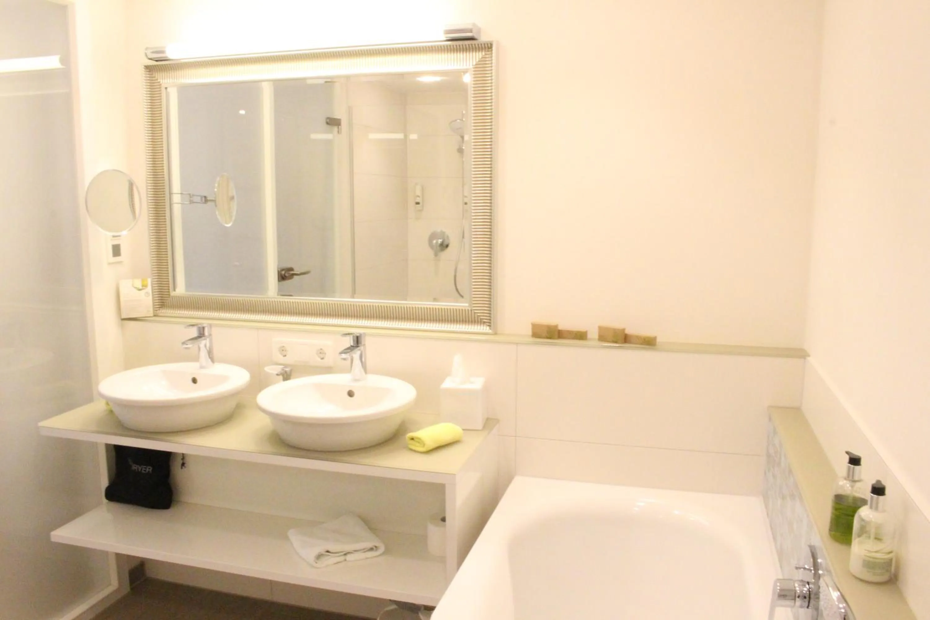 Bathroom in Taome Feng Shui Stadthotel Breisgau