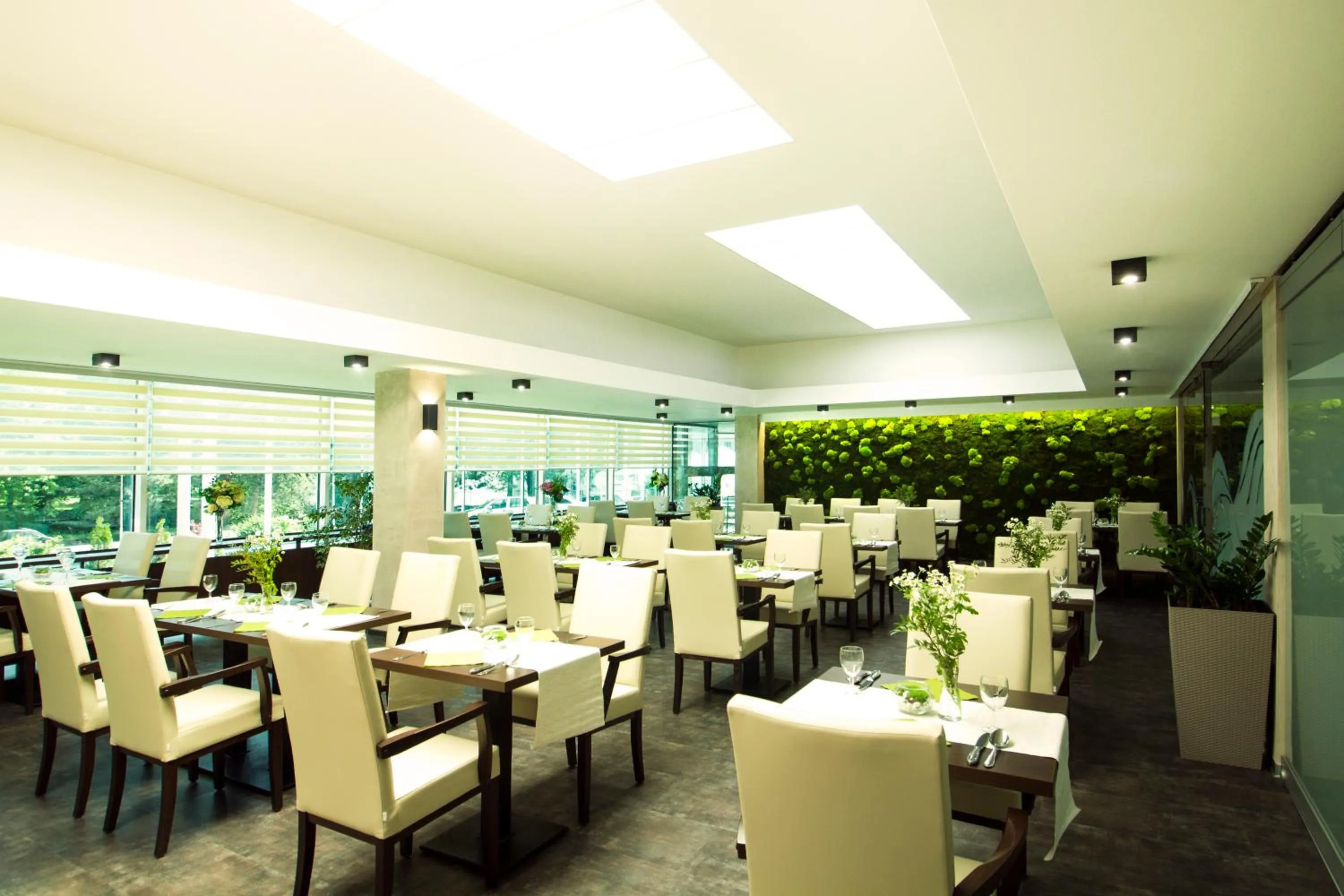 Restaurant/places to eat in CENTRAL PARK FLORA