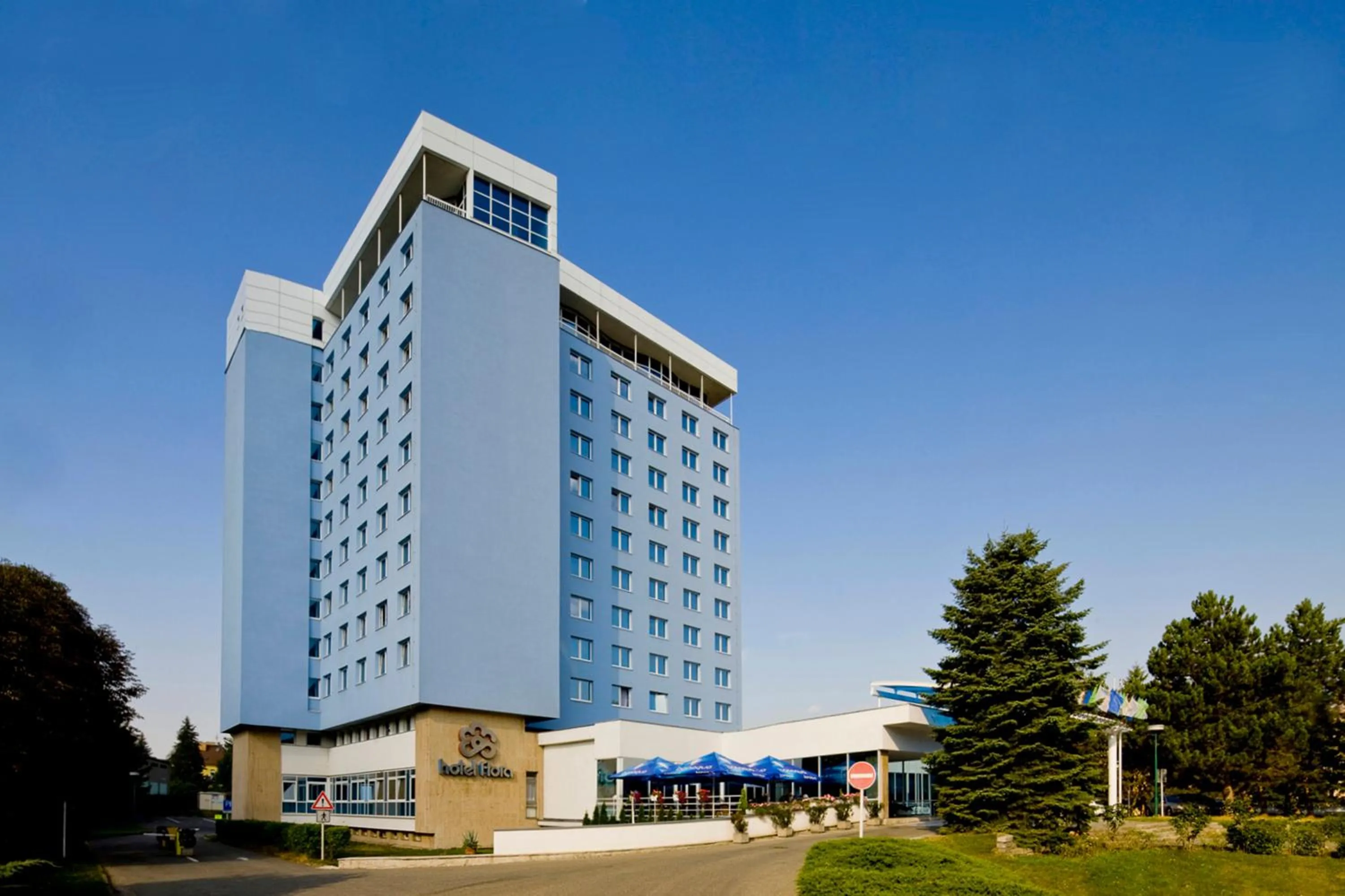 Property building in CENTRAL PARK FLORA