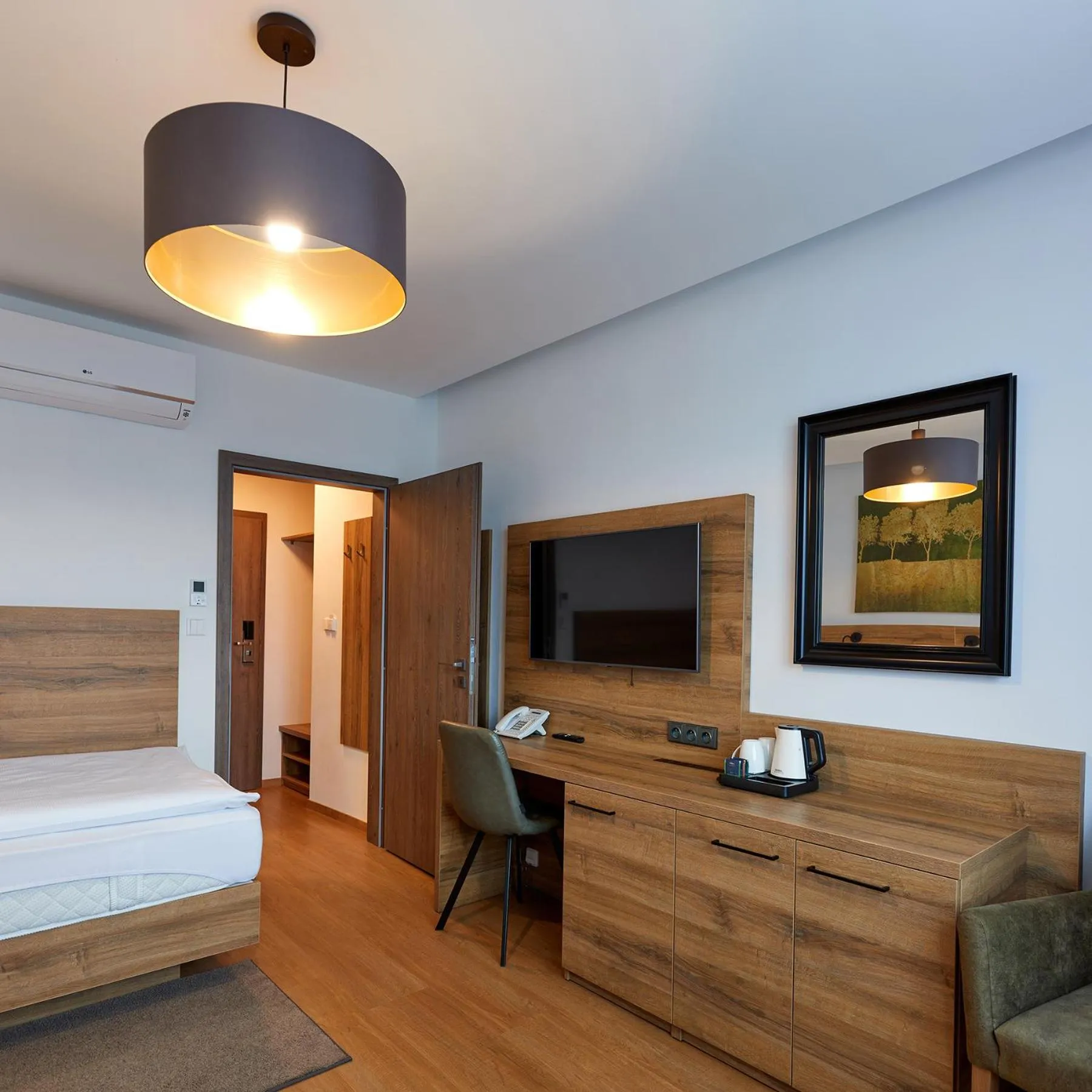 Bedroom, Bed in CENTRAL PARK FLORA